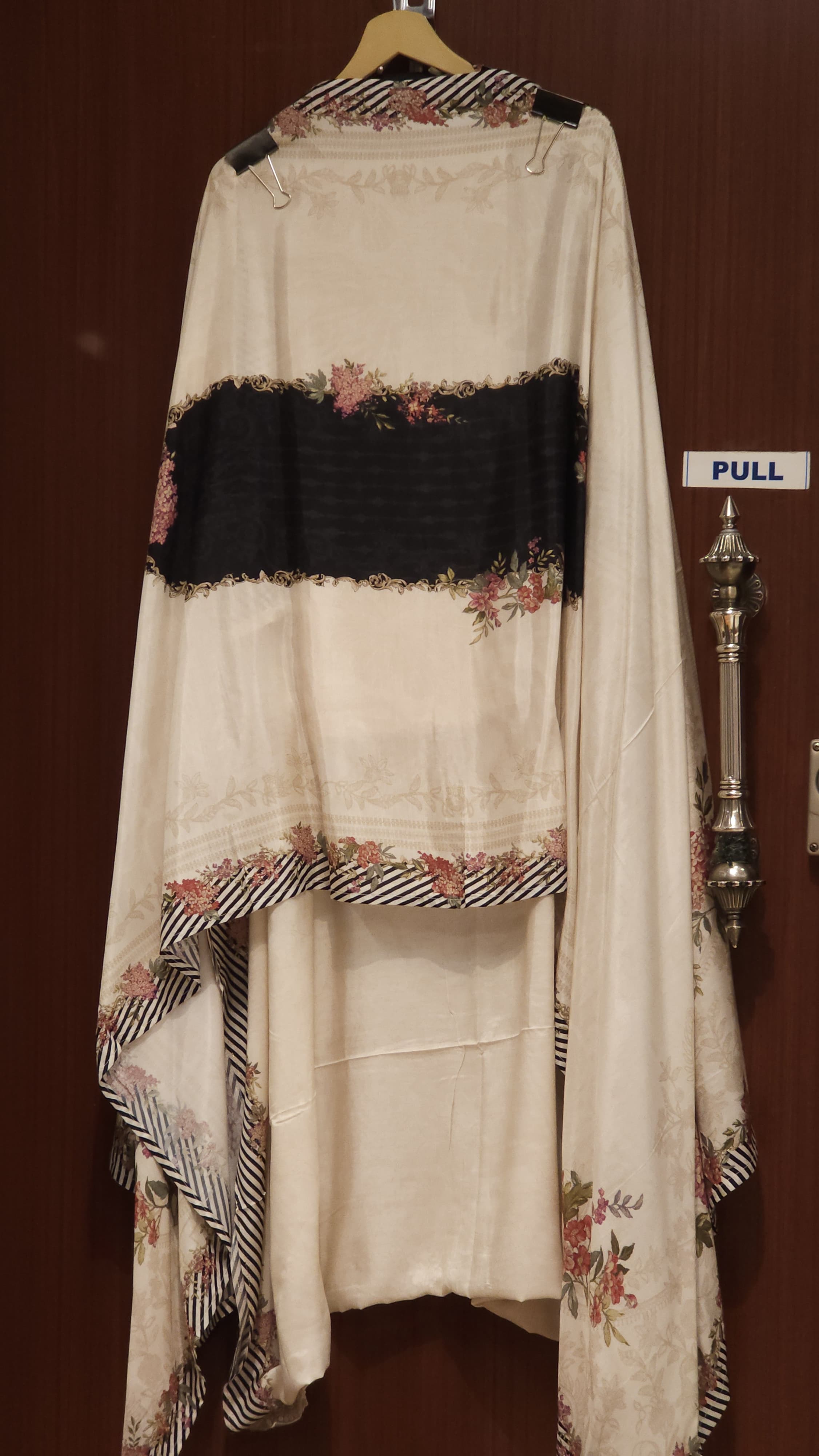 Pakistani Style Pure Muslin Suit in 2 Reverse Shades