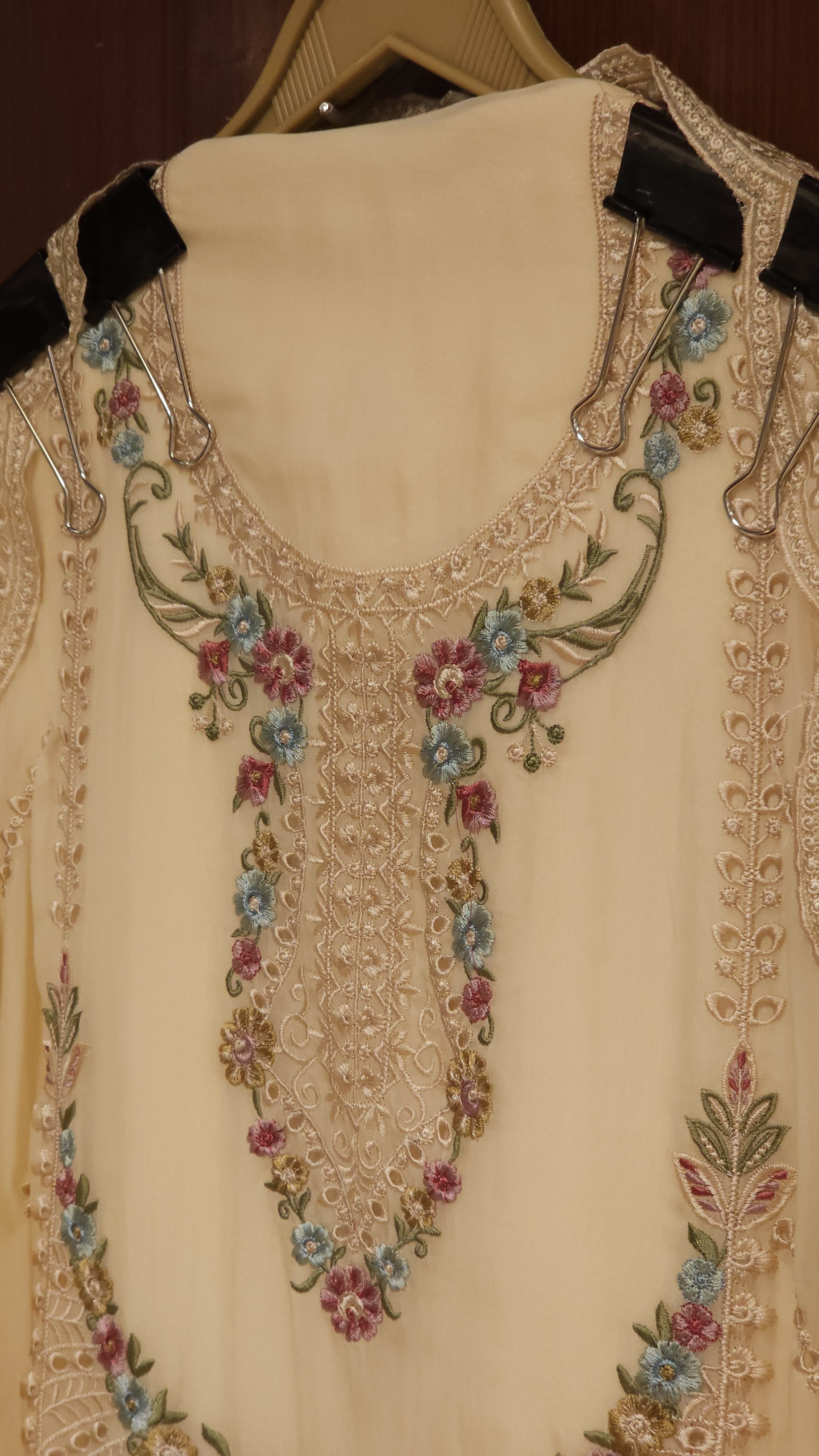 Pakistani Suit Cutwork & Threadwork 1.O