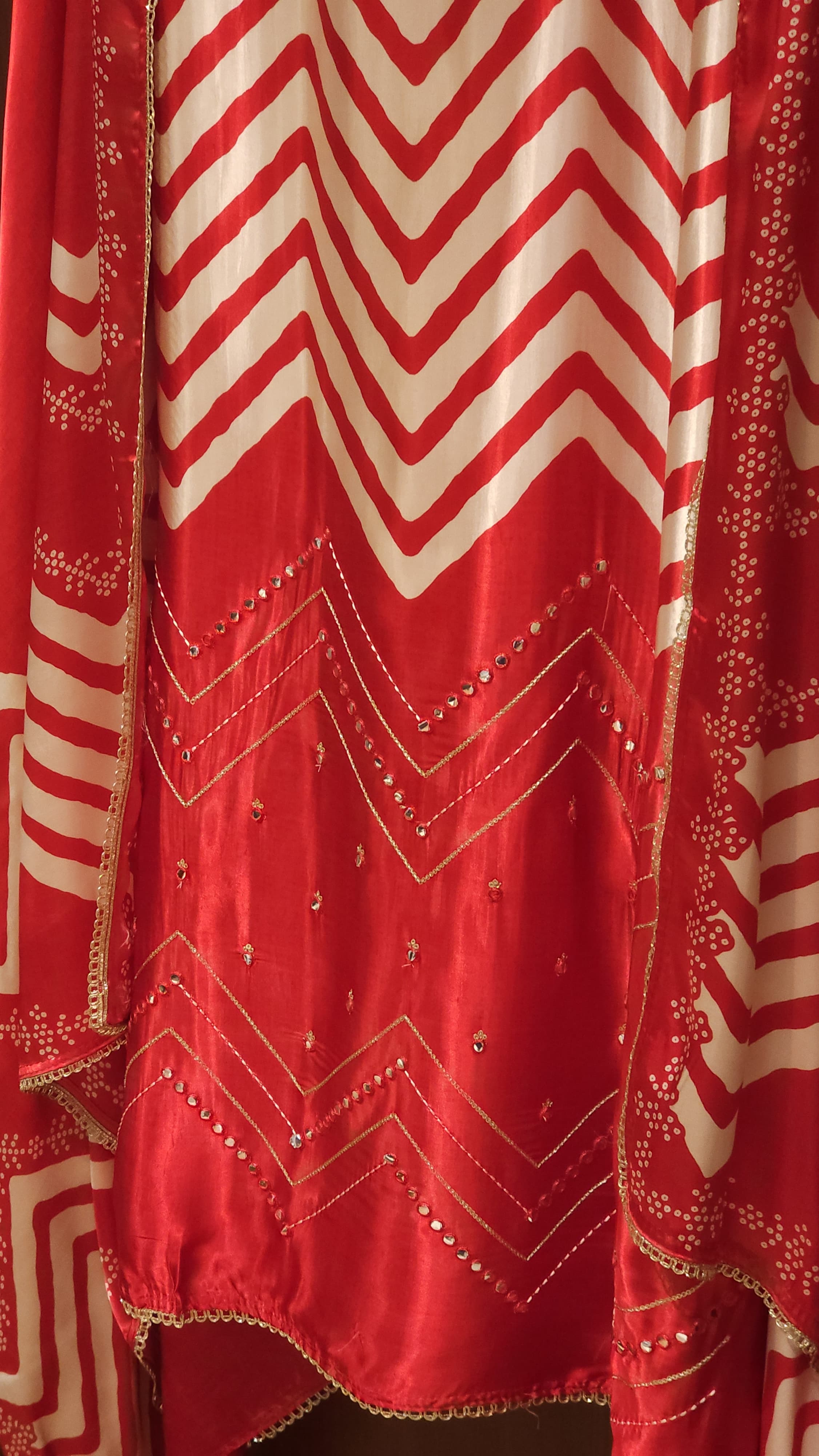 Gajji Silk 8.O with Bandhani & Zigzag Style Fusion