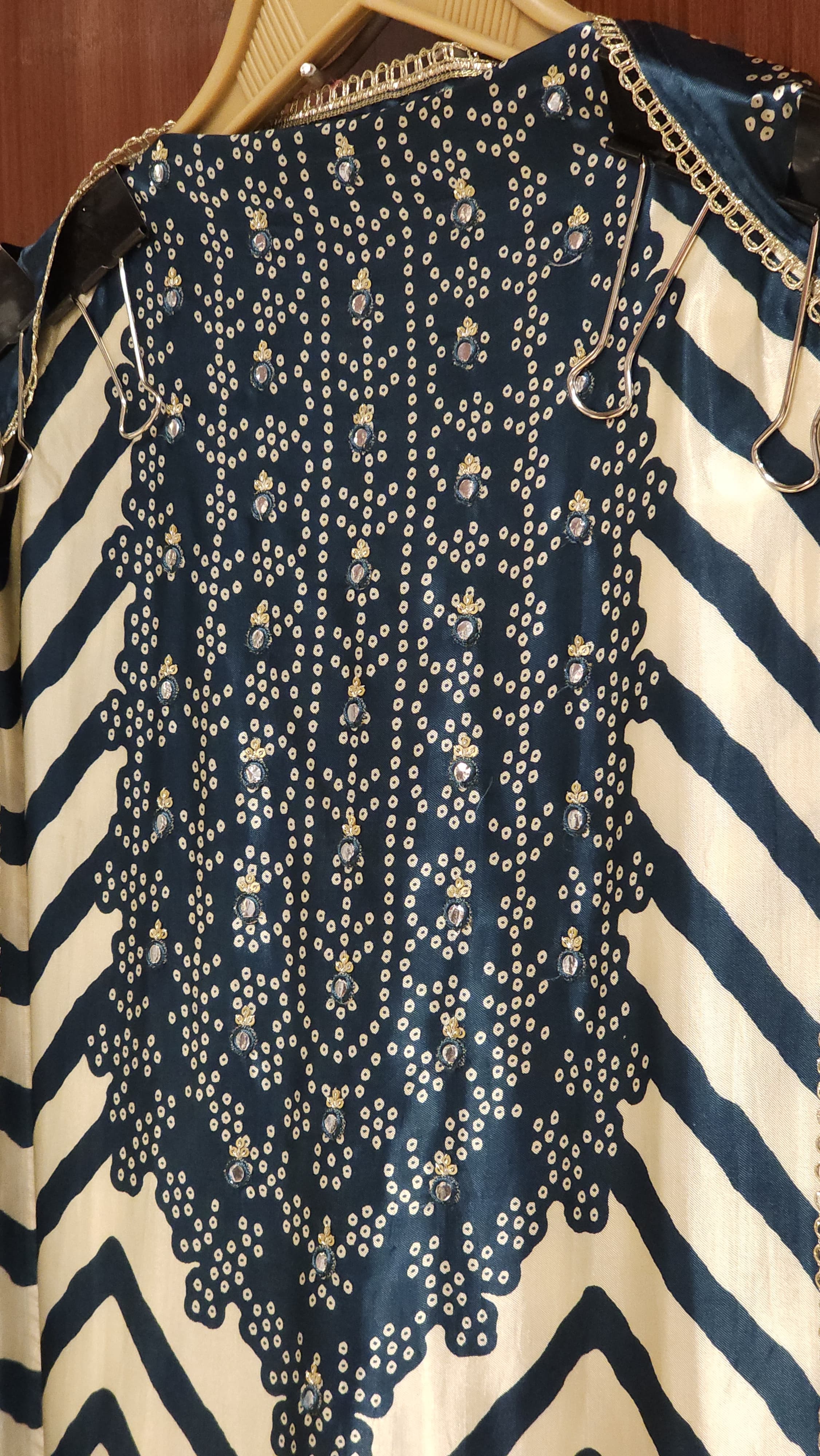 Gajji Silk 8.O with Bandhani & Zigzag Style Fusion