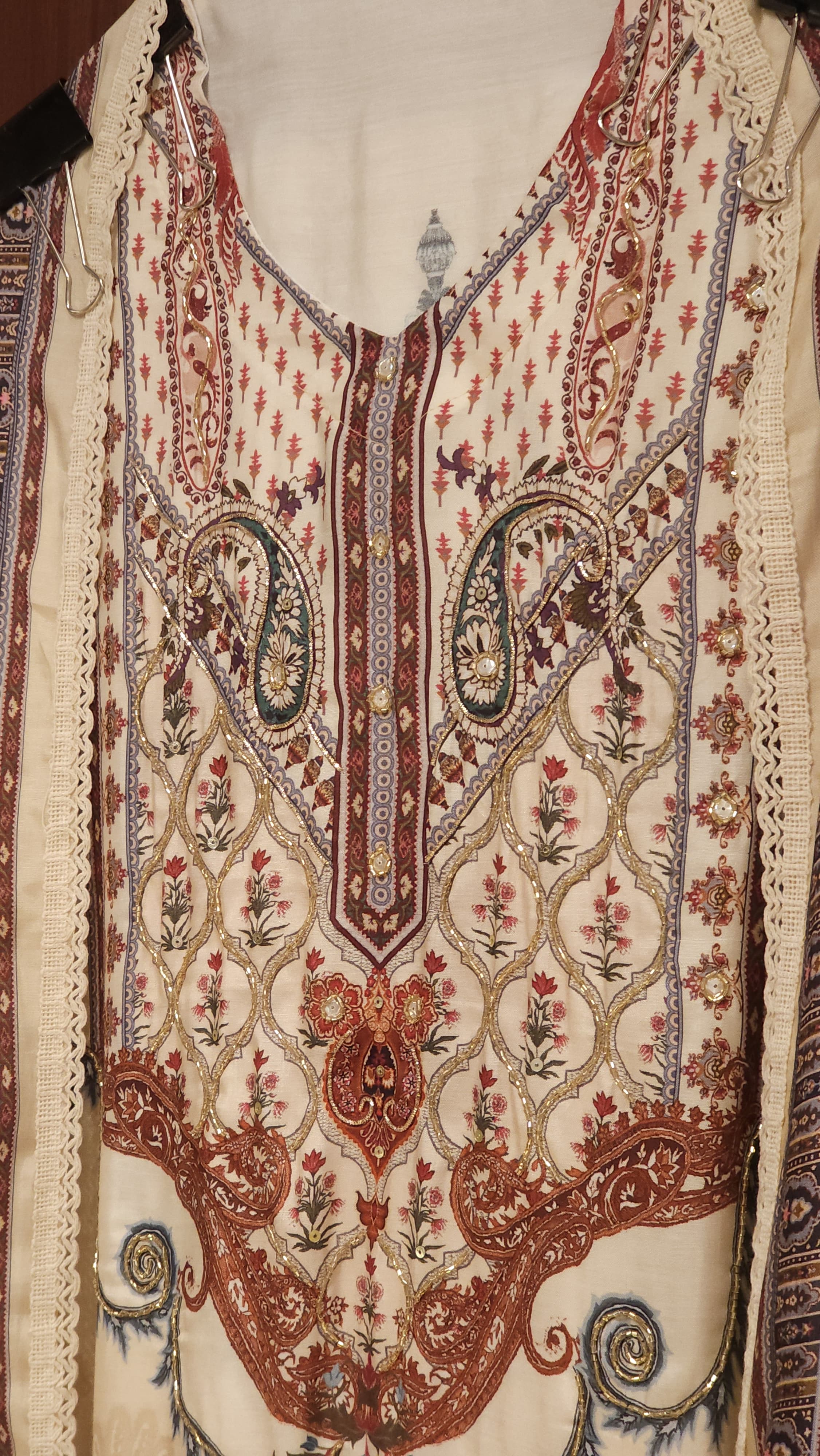 Rear Pakistani Printed- Muslin Suit with handwork