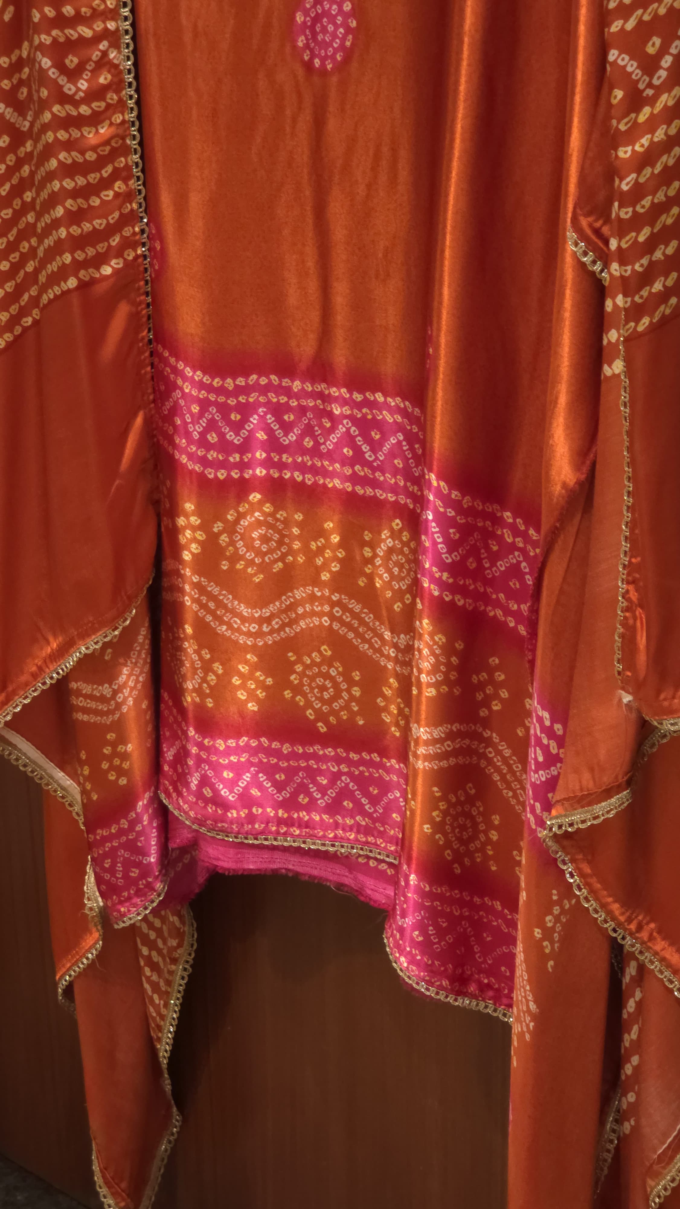 Gajji Silk 9.O with Bandhani Prints