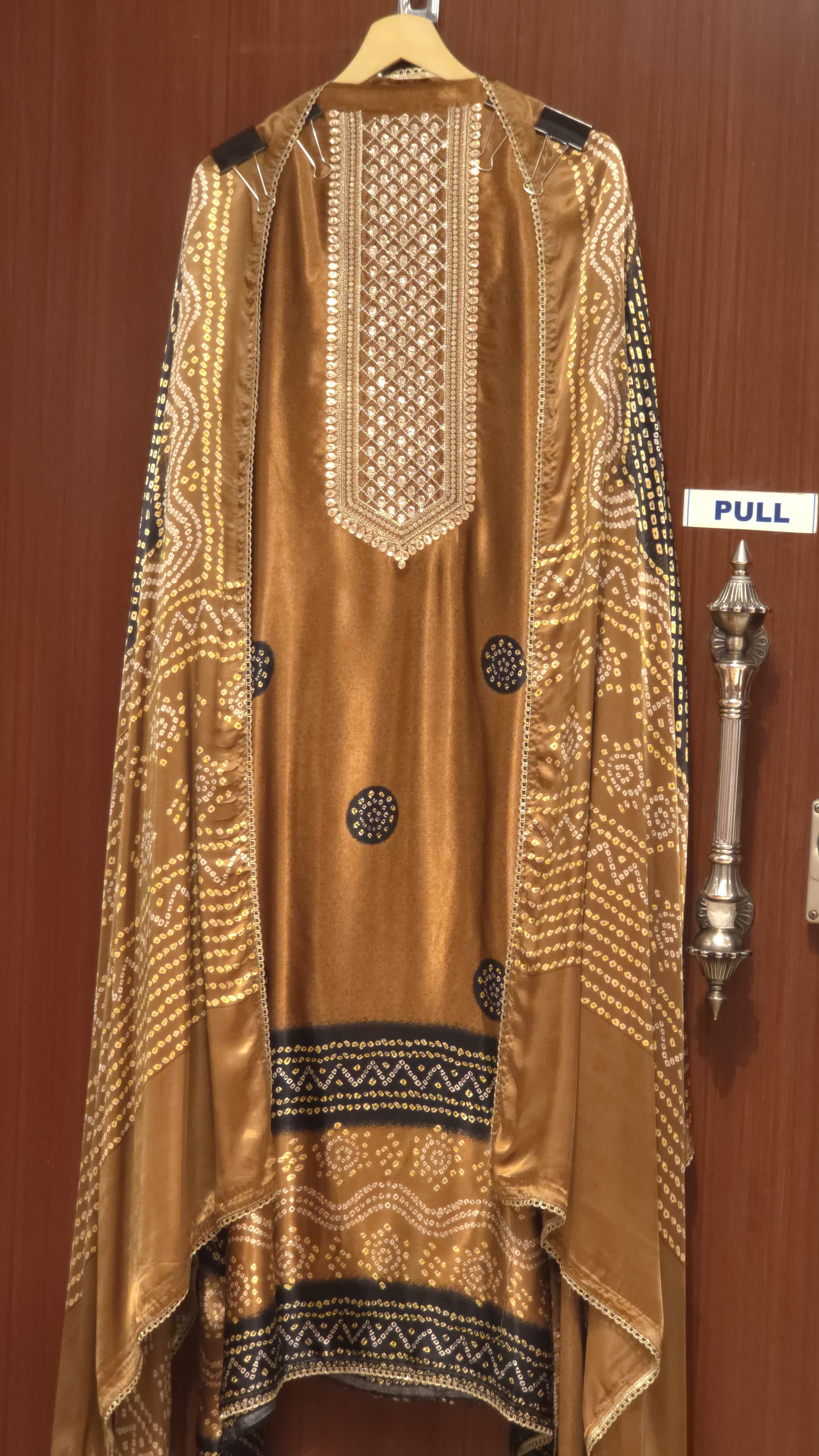 Gajji Silk 9.O with Bandhani Prints