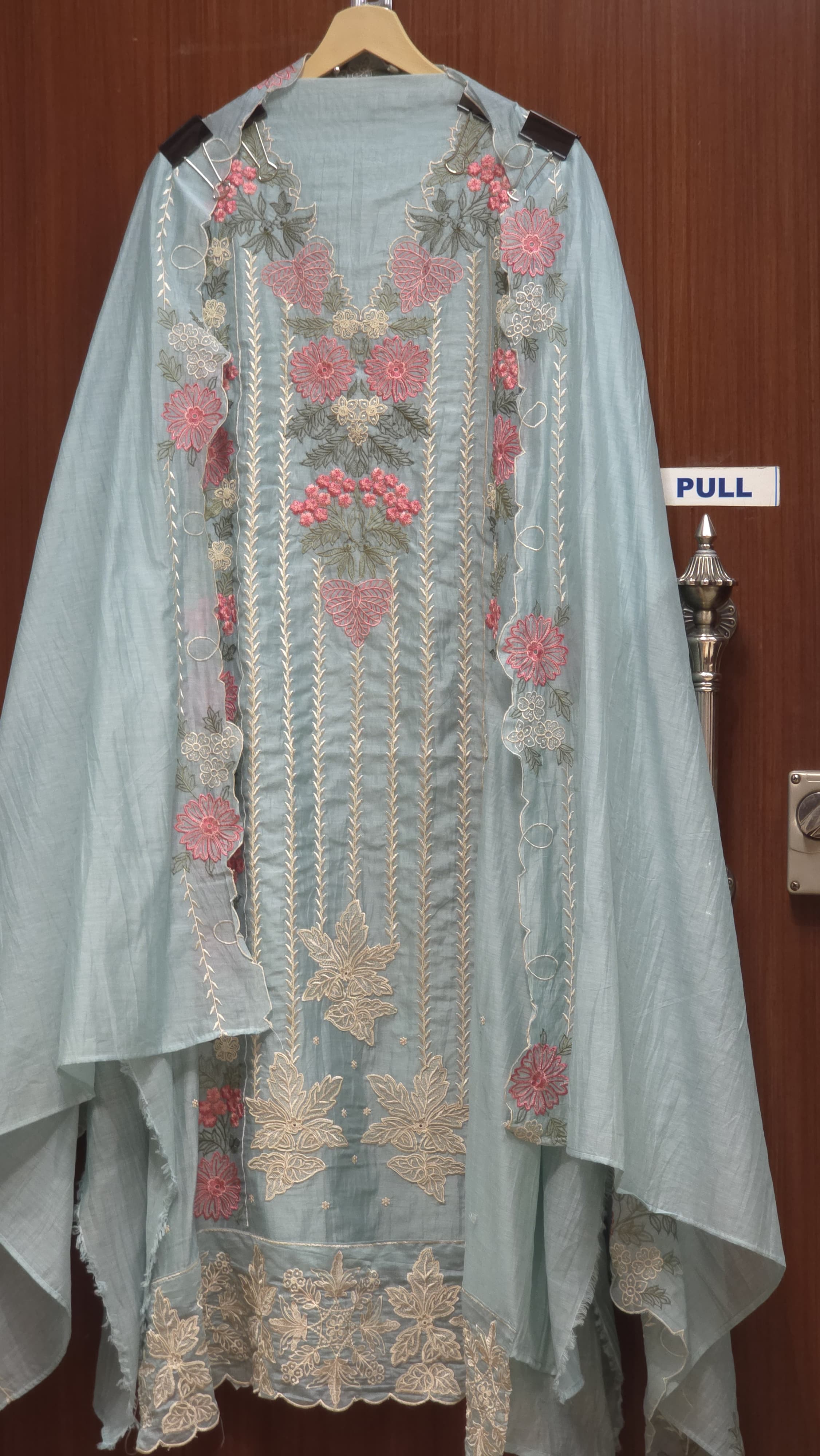 Elegant Mul Chanderi Suit in Threadwork