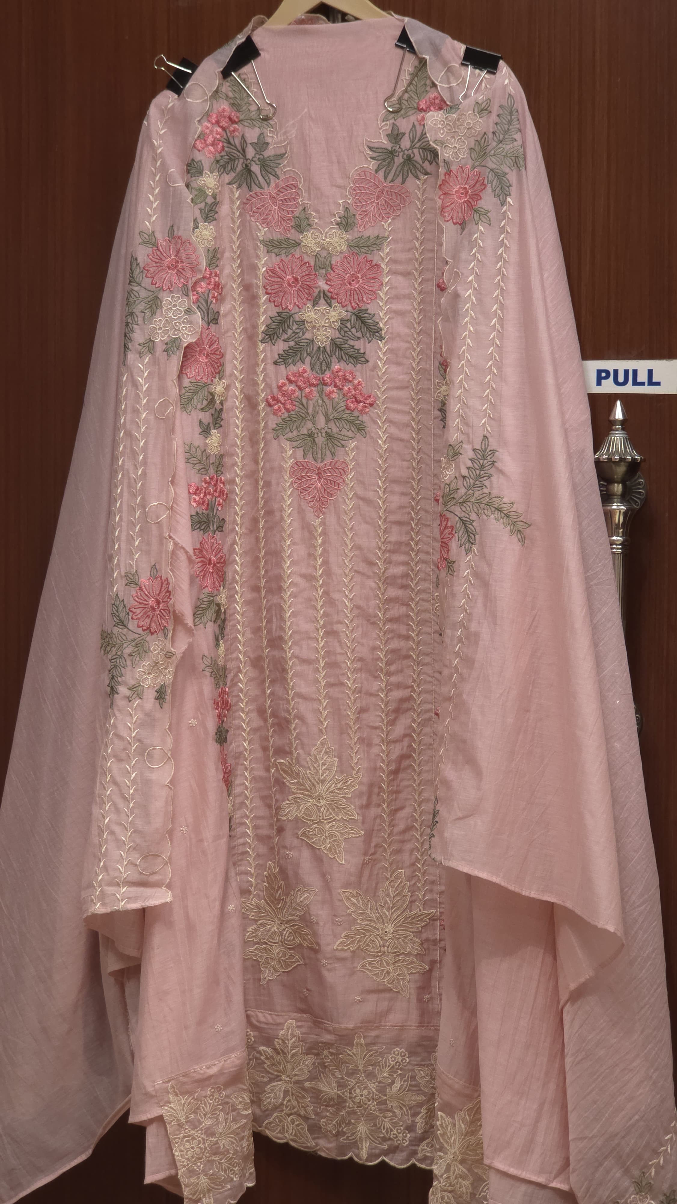 Elegant Mul Chanderi Suit in Threadwork