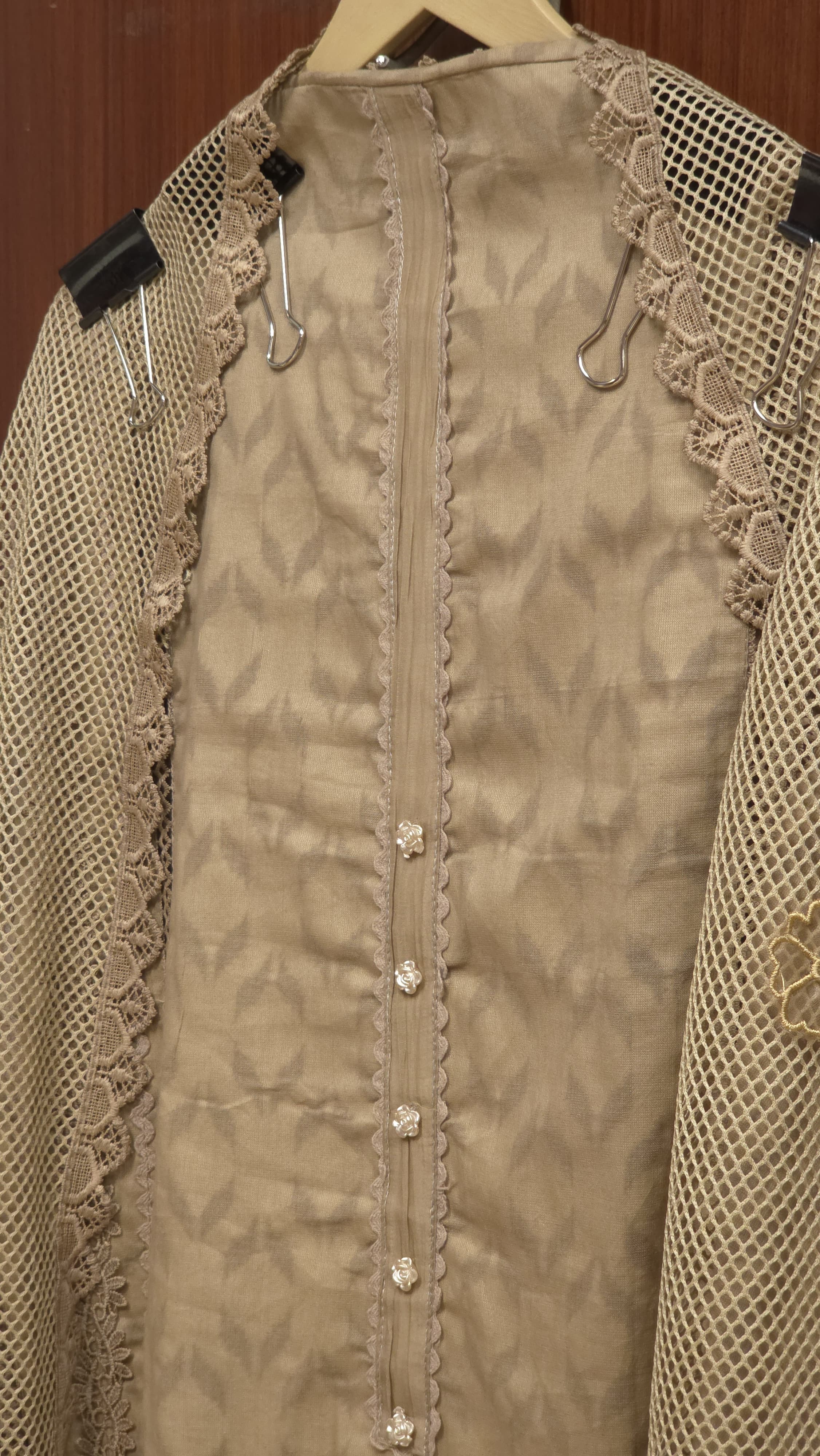 Woven Cotton Suit- 3D floral embroidery, Layered Jaali Dupatta
