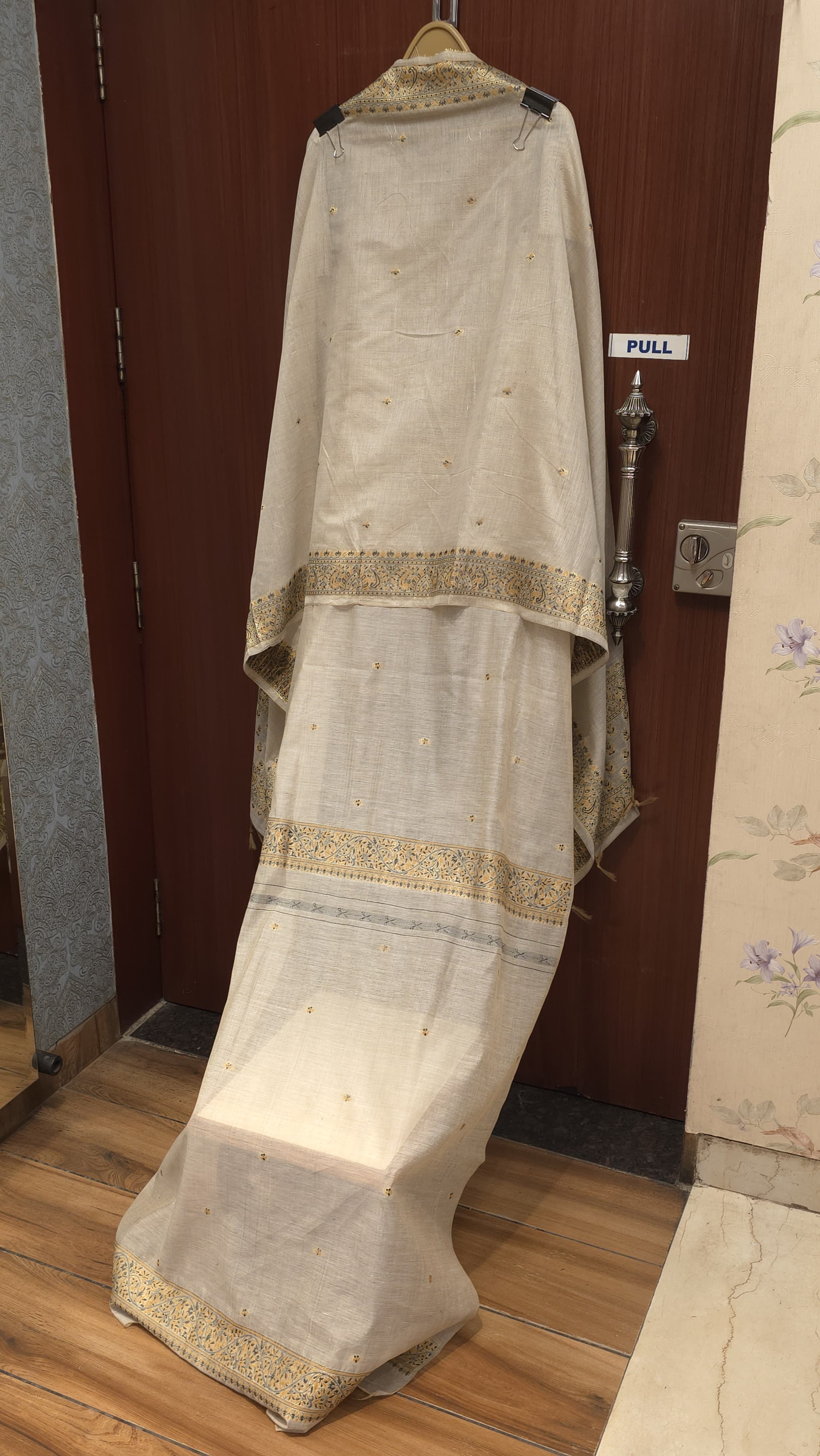 Jamdani Khaddi Weave Suit- A Rear Craft