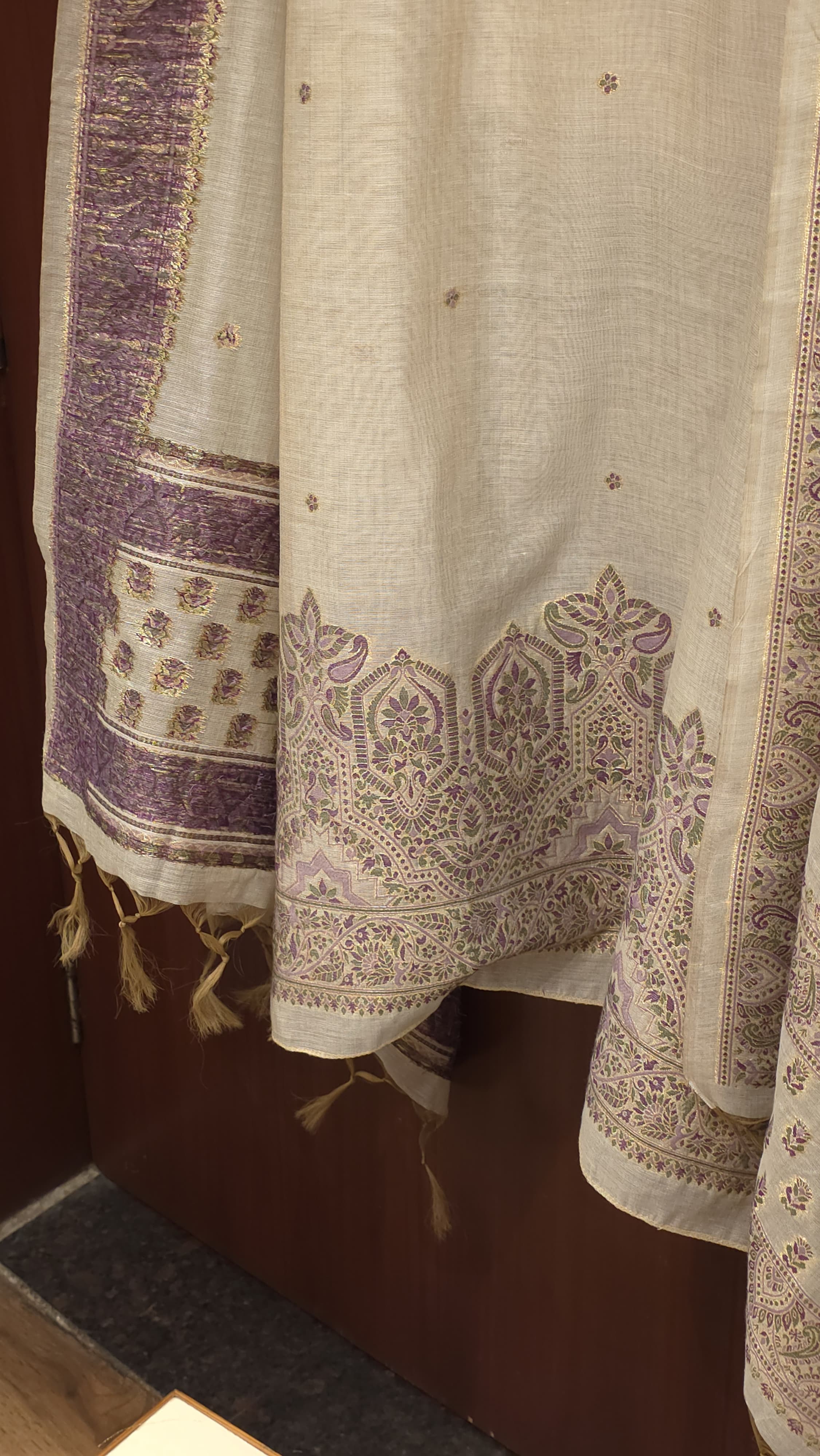 Jamdani Khaddi Weave Suit- A Rear Craft