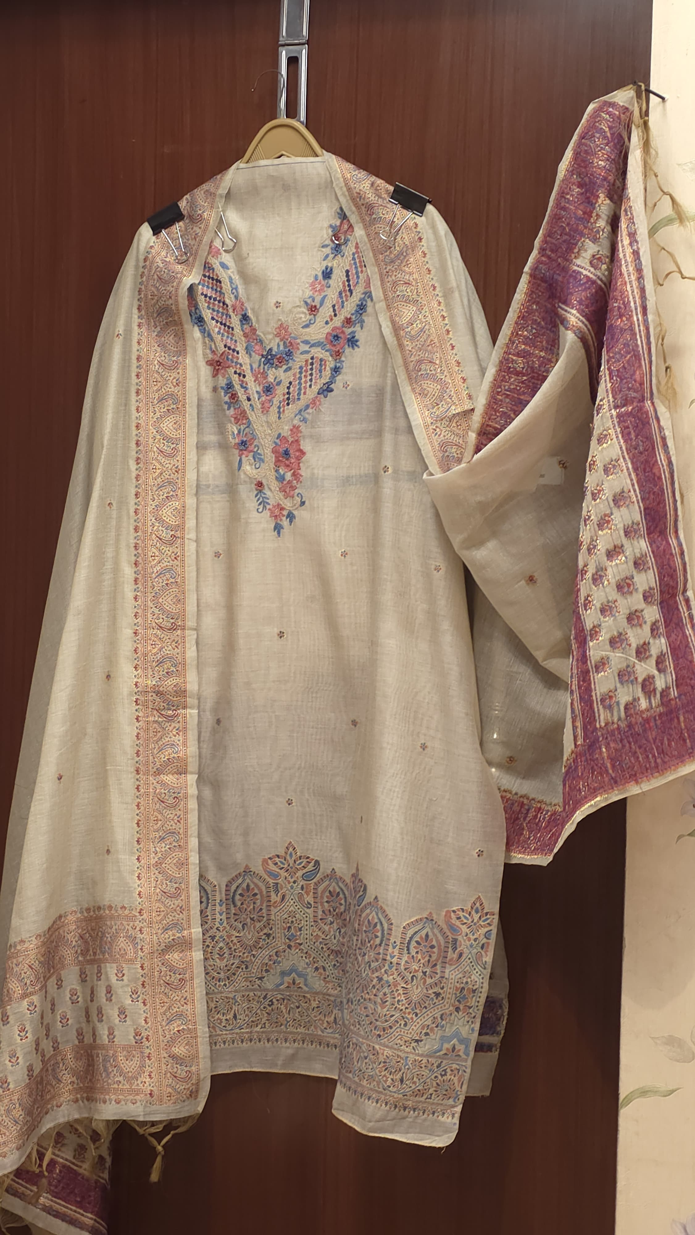 Jamdani Khaddi Weave Suit- A Rear Craft
