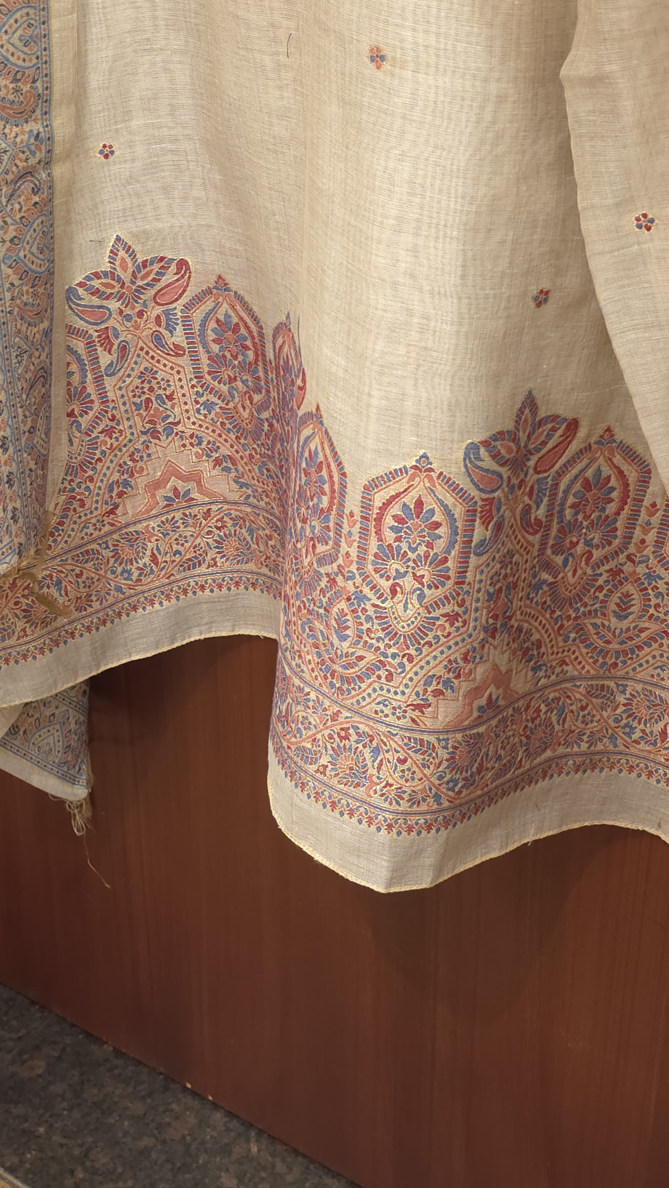 Jamdani Khaddi Weave Suit- A Rear Craft