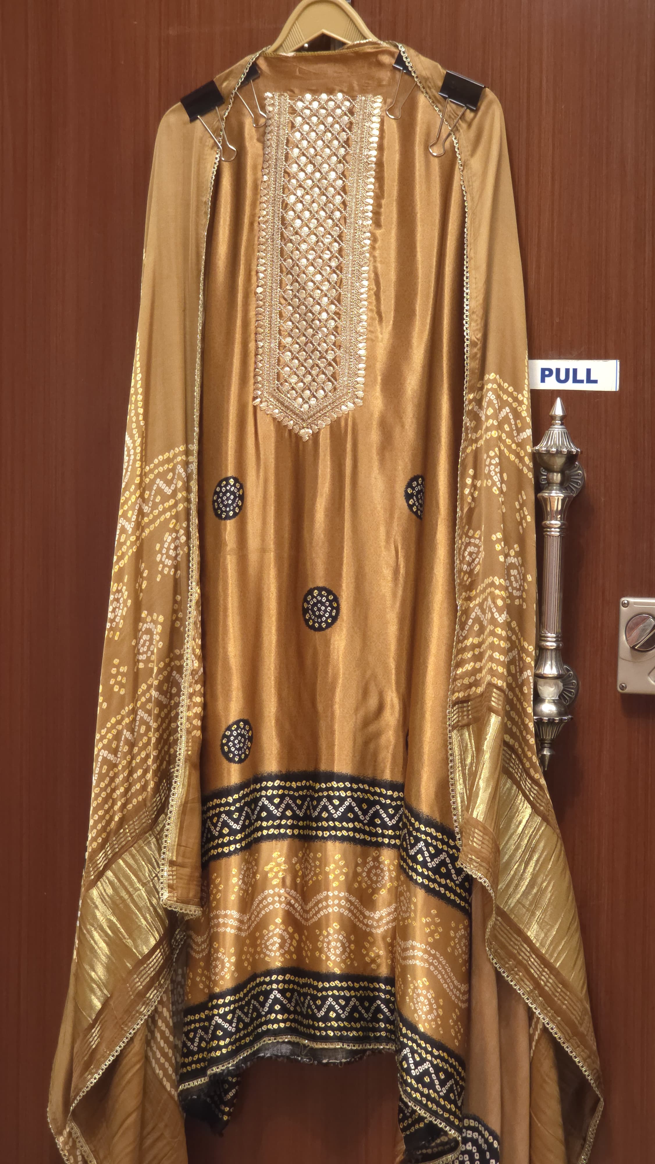 Gajji Silk 13.O with Golden Weave Border