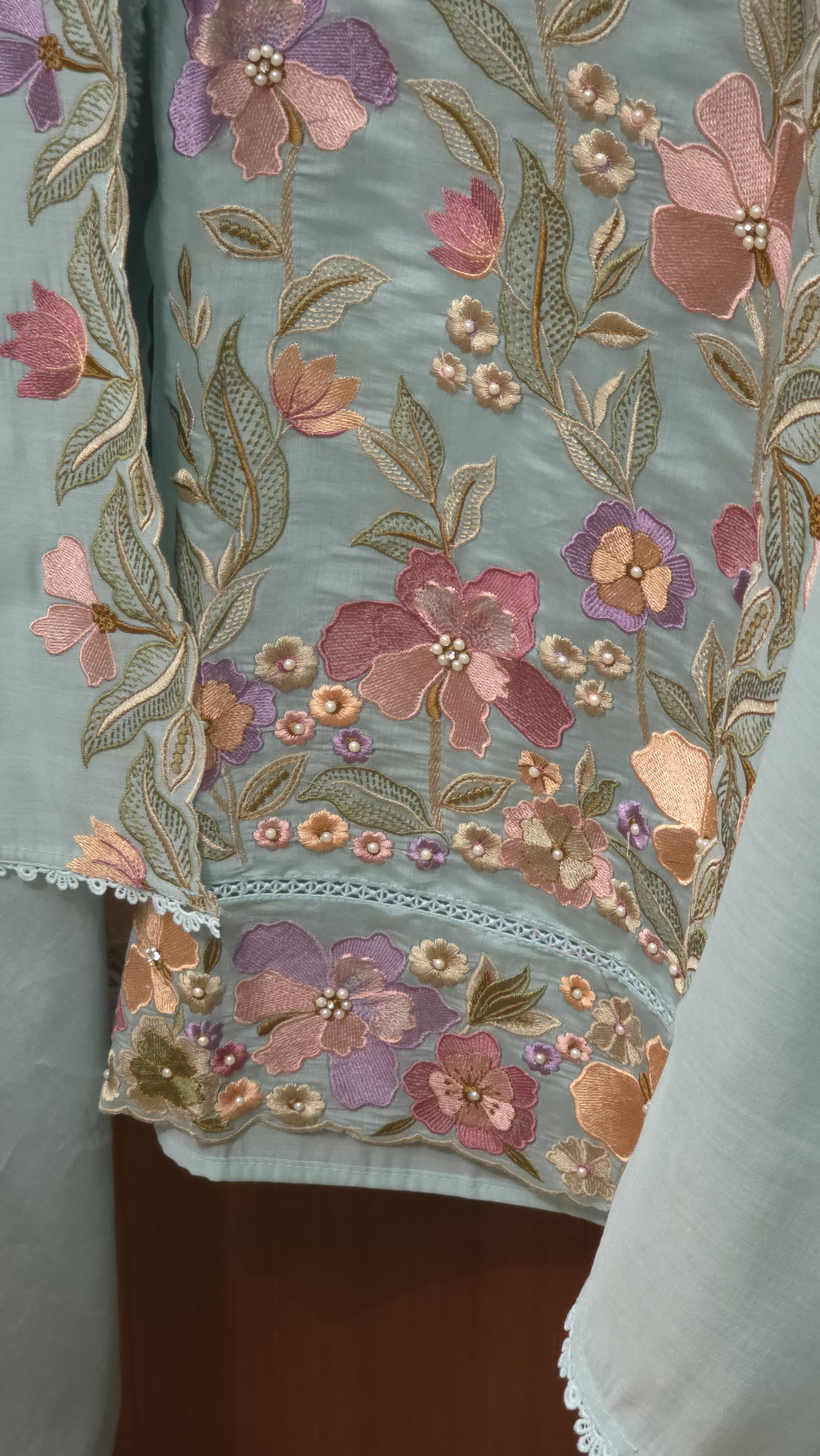 Mul chanderi Suit - Graceful Floral Thread Embroidery