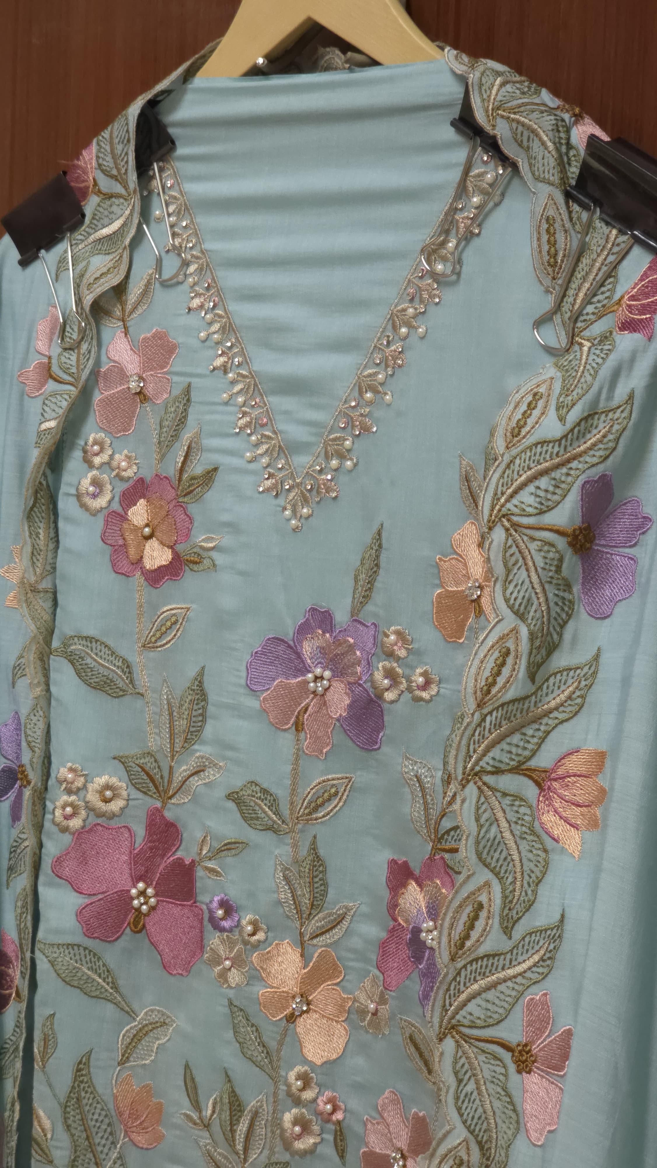 Mul chanderi Suit - Graceful Floral Thread Embroidery