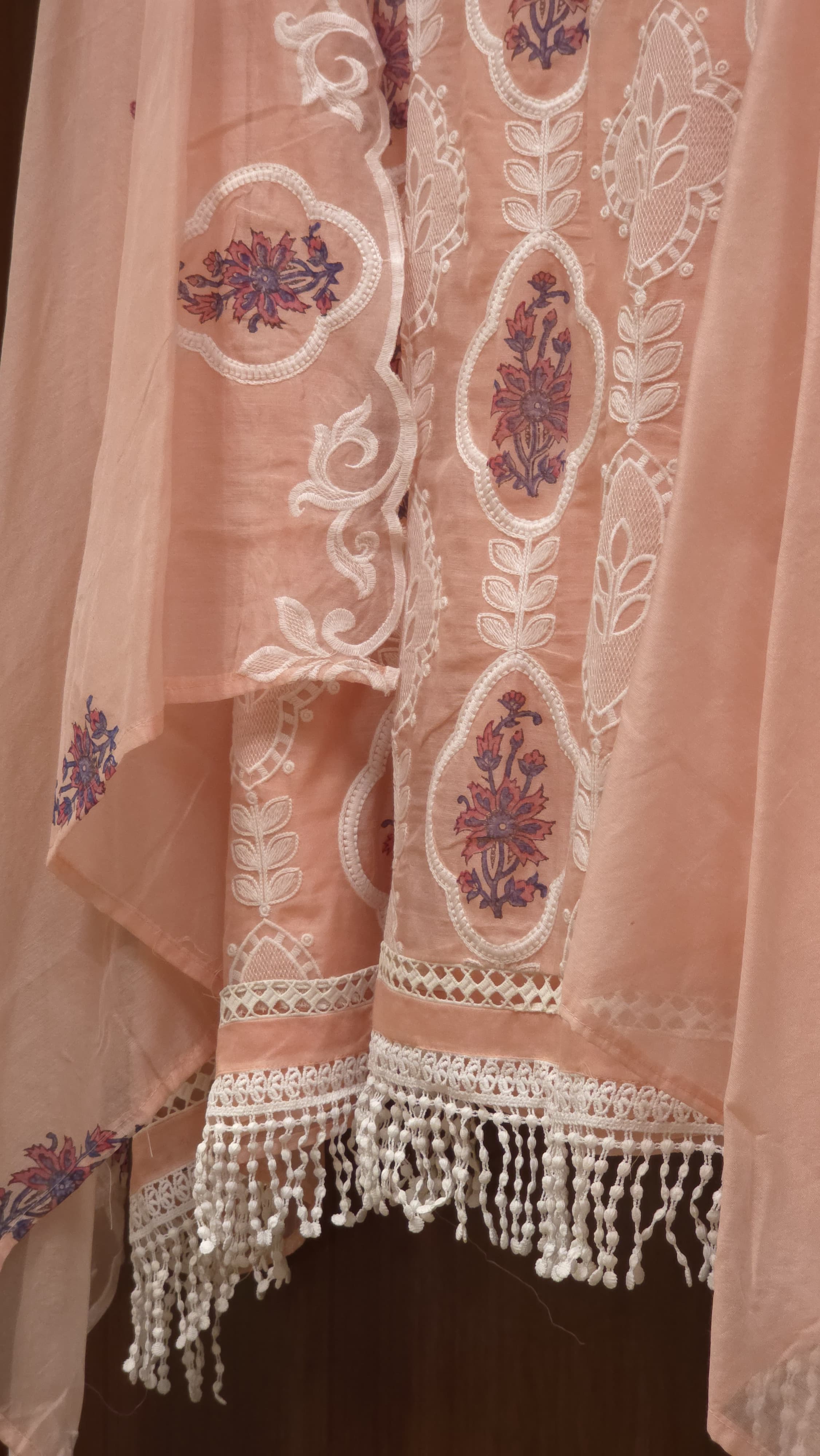 Mul chanderi Suit - Printed, Threadwork with laces