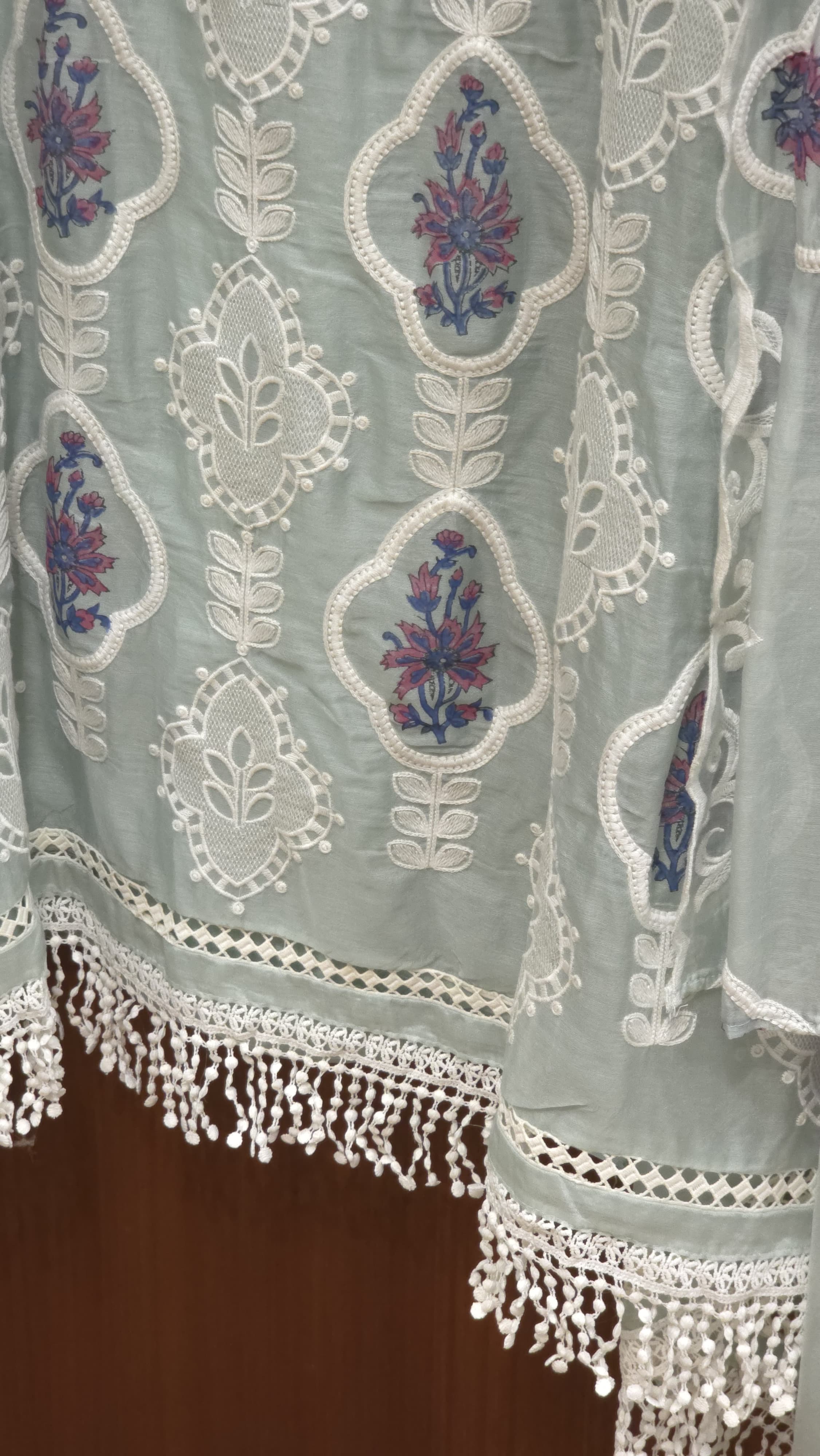 Mul chanderi Suit - Printed, Threadwork with laces