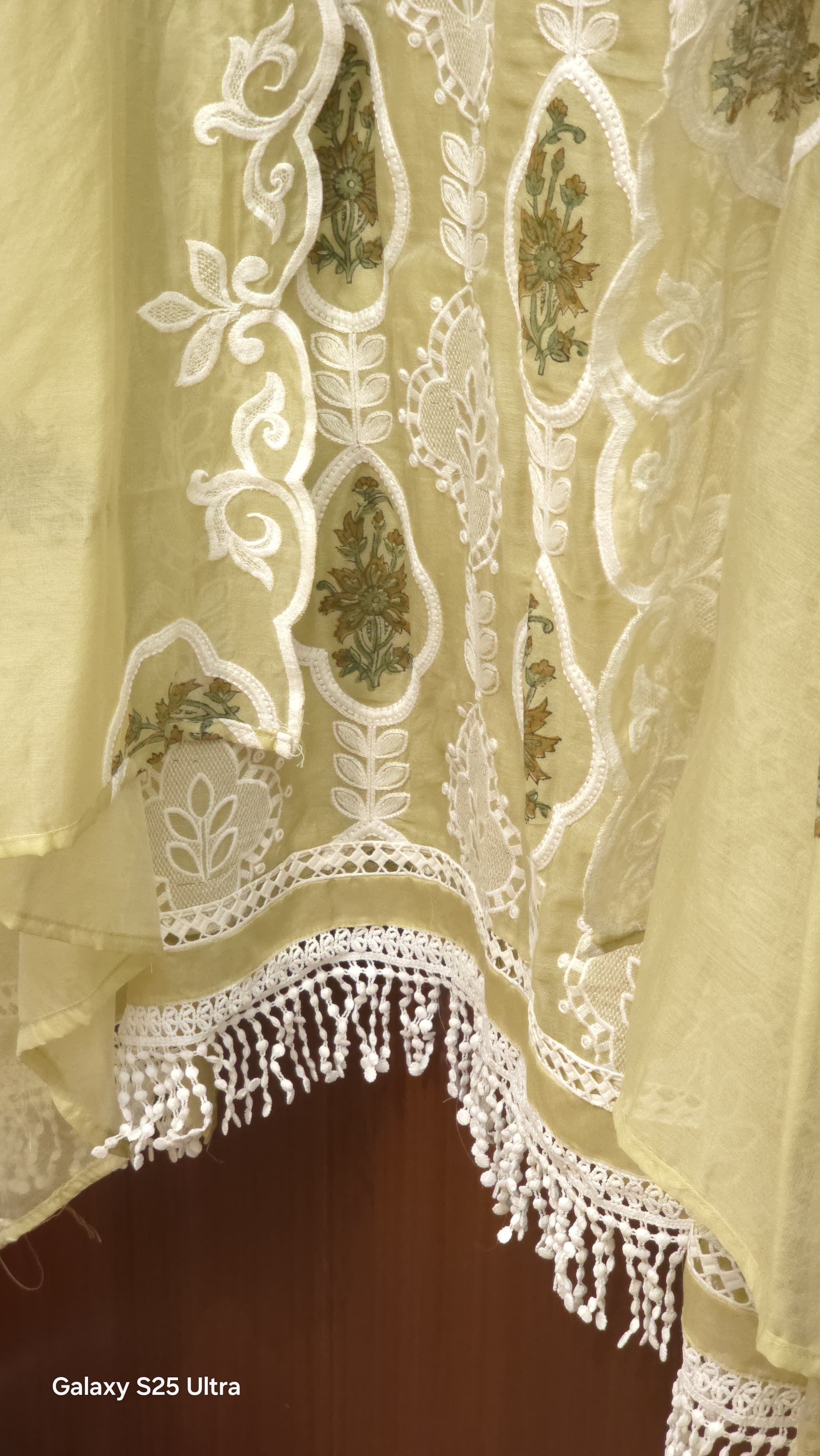Mul chanderi Suit - Printed, Threadwork with laces