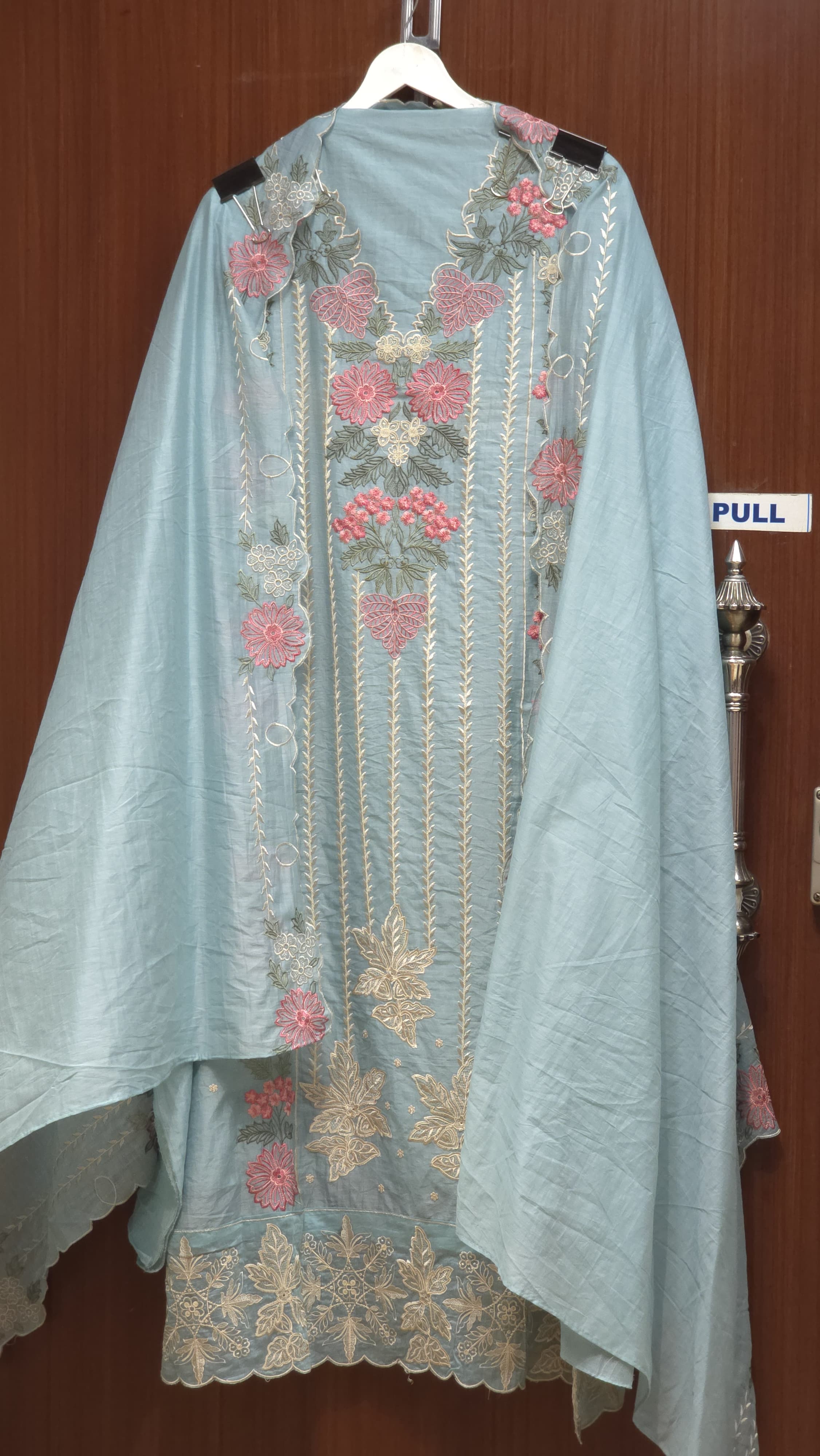 Elegant Mul Chanderi Suit in Threadwork