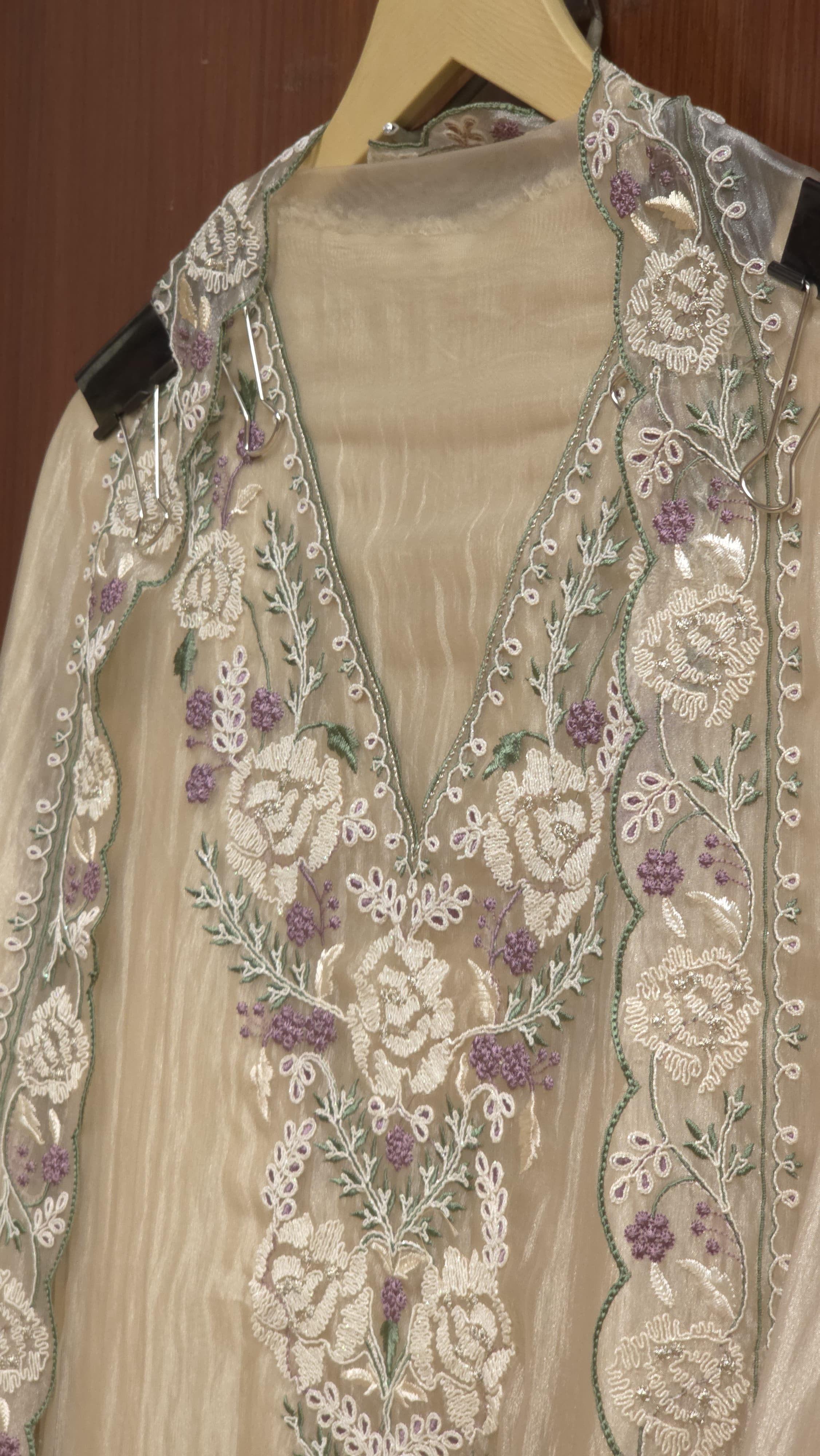 Wrinkled Glass Tissue- Modern Statement Suit