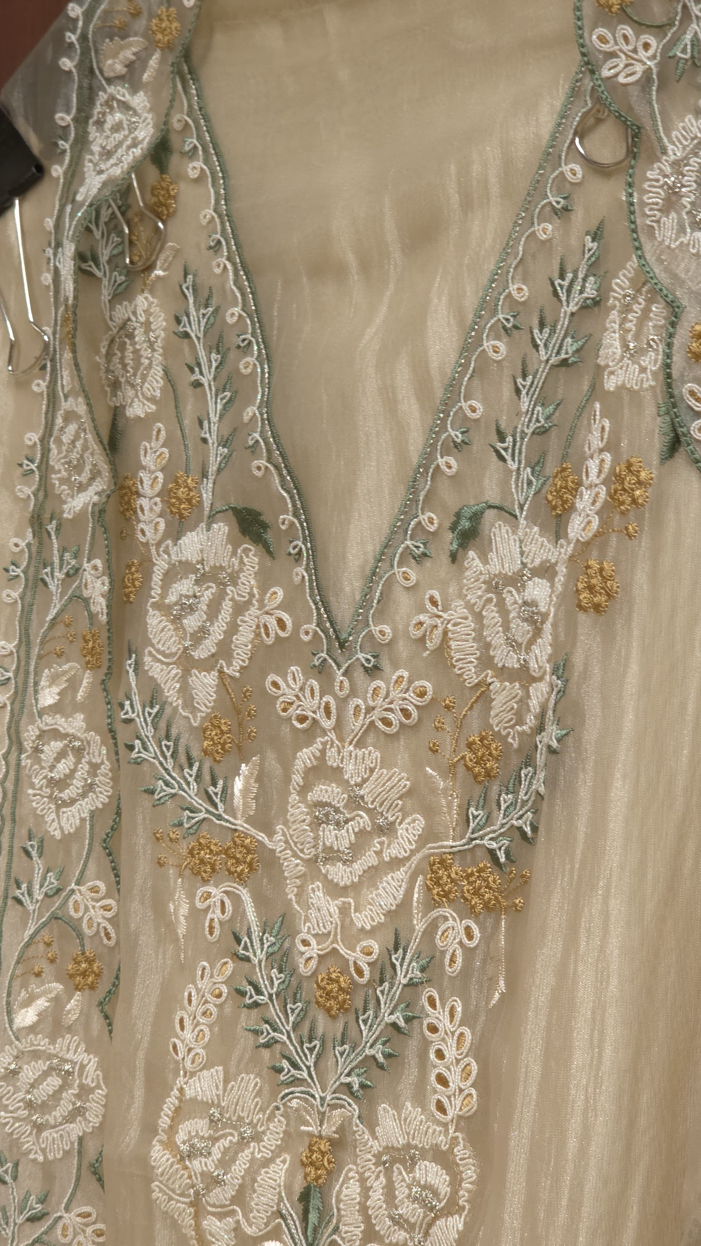 Wrinkled Glass Tissue- Modern Statement Suit