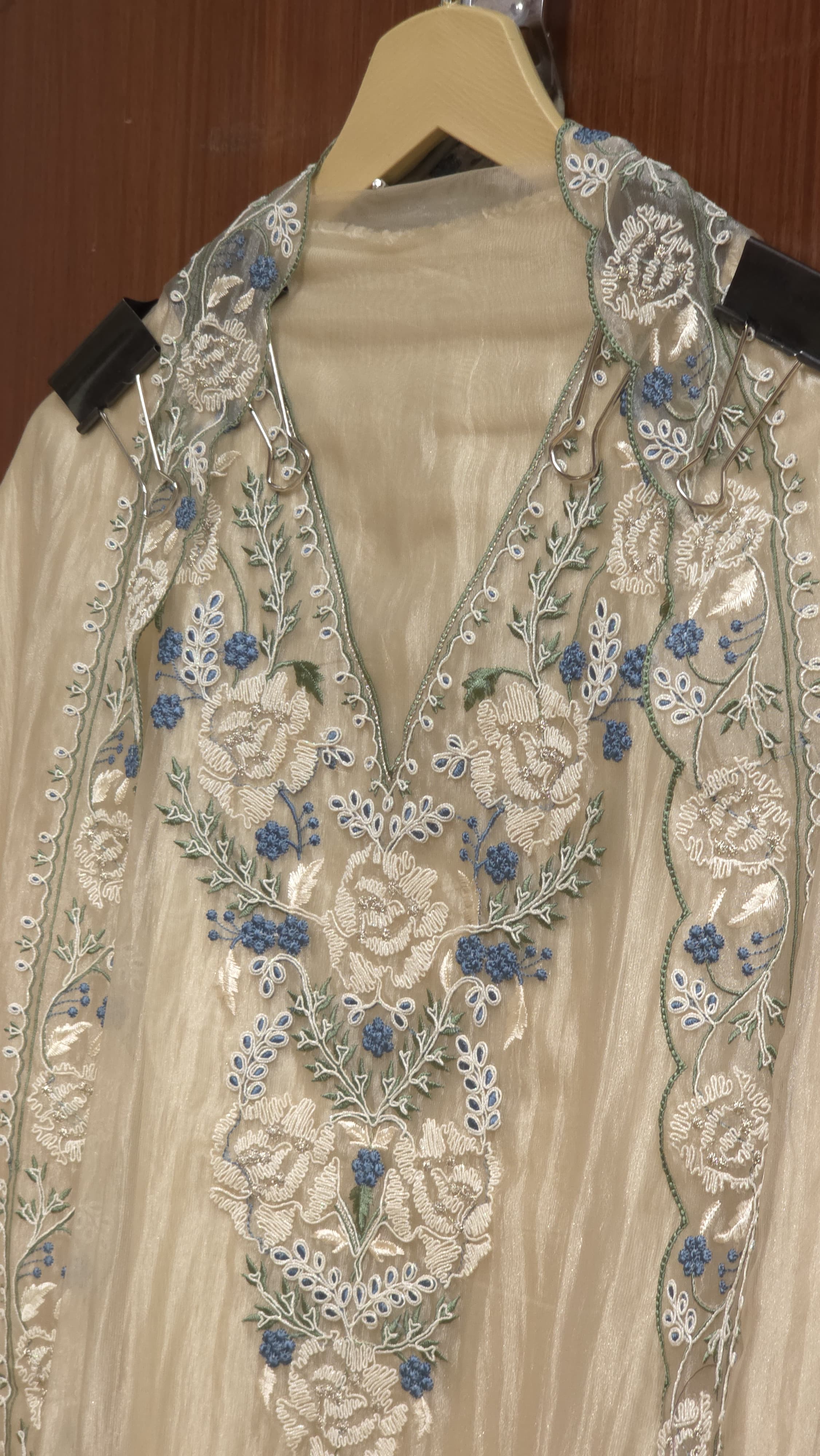 Wrinkled Glass Tissue- Modern Statement Suit