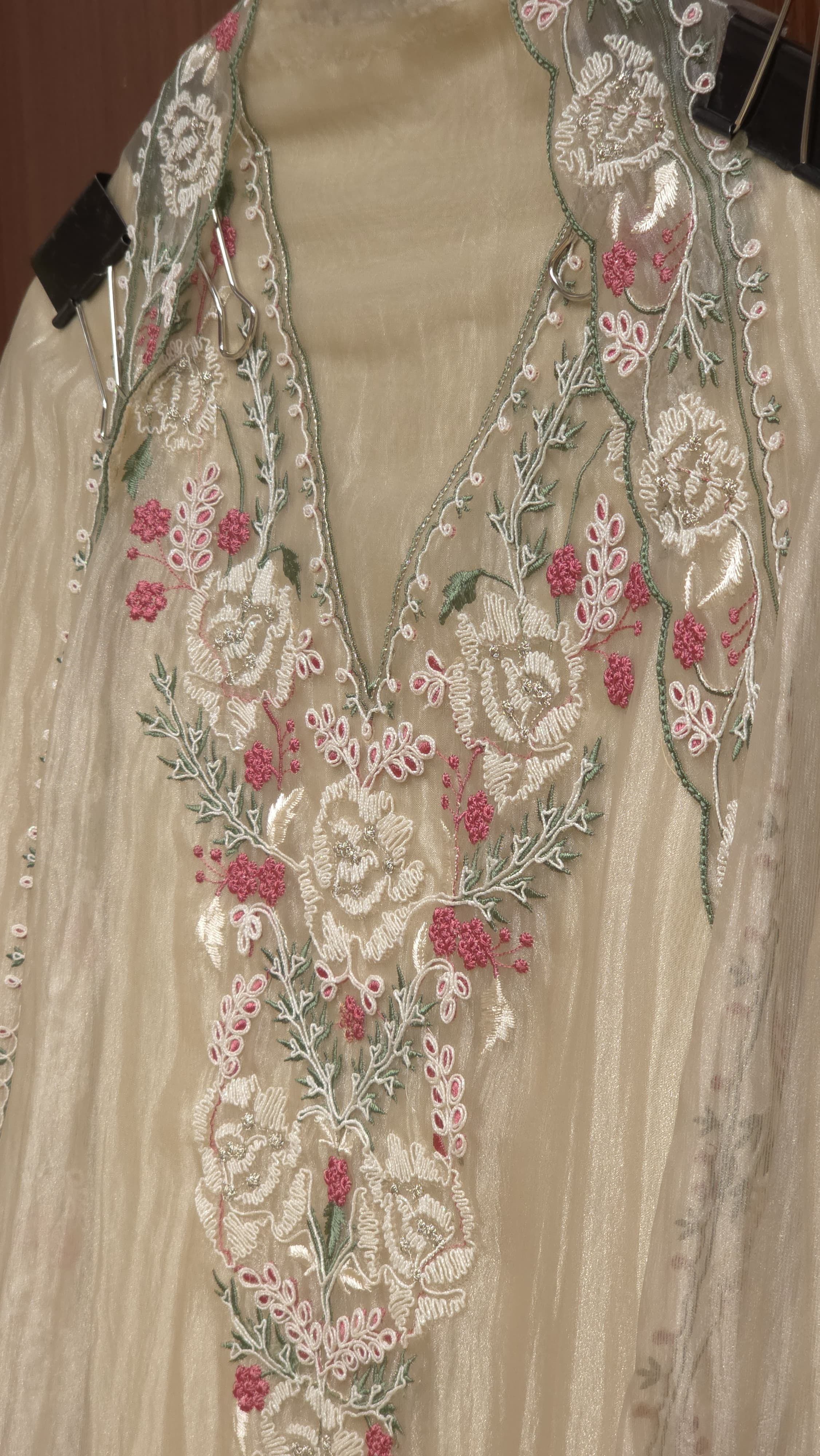 Wrinkled Glass Tissue- Modern Statement Suit