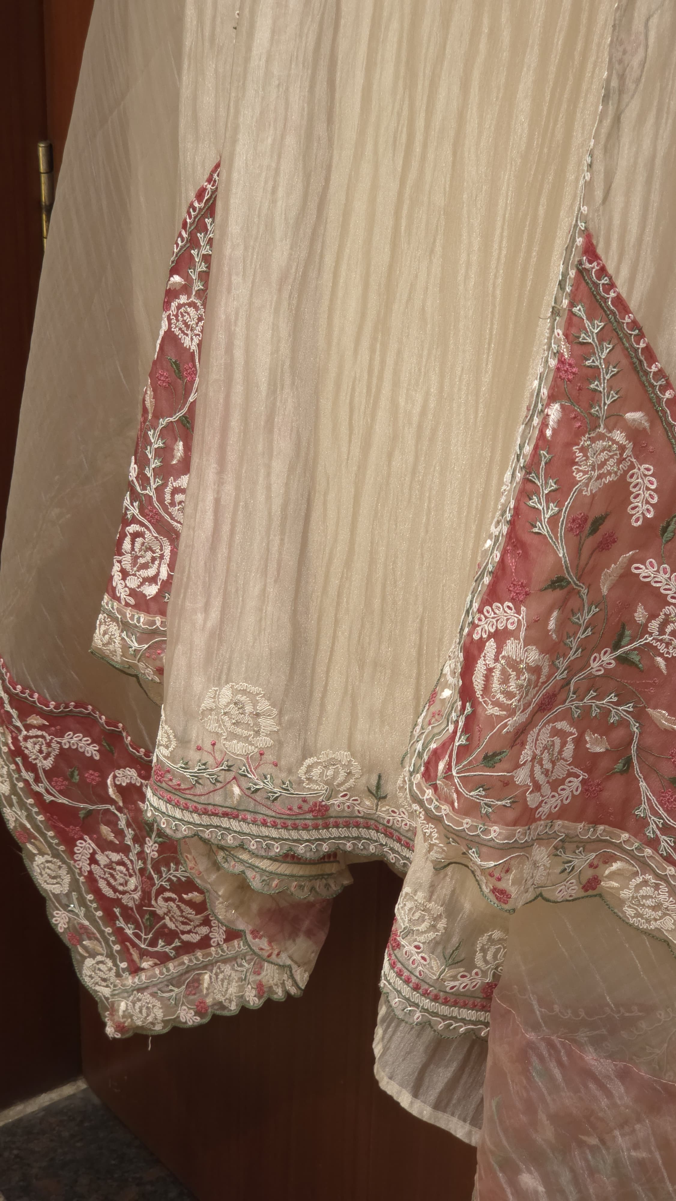 Wrinkled Glass Tissue- Modern Statement Suit