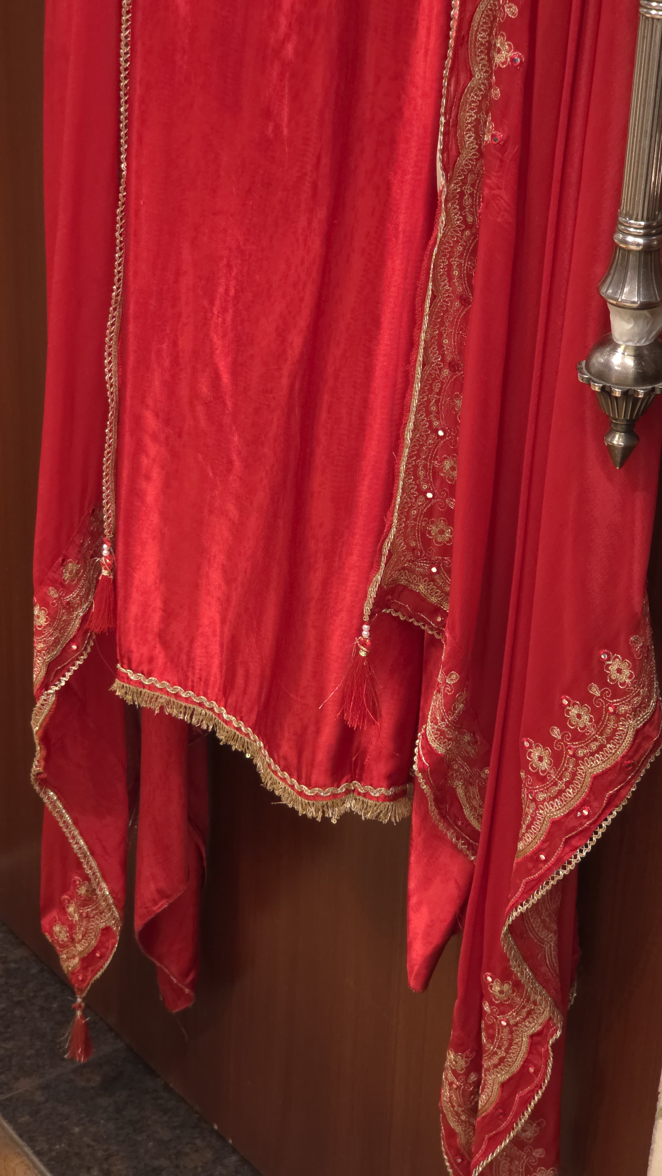 Gaji Silk 17.O with Bandhani Prints & Zari Gotta Work