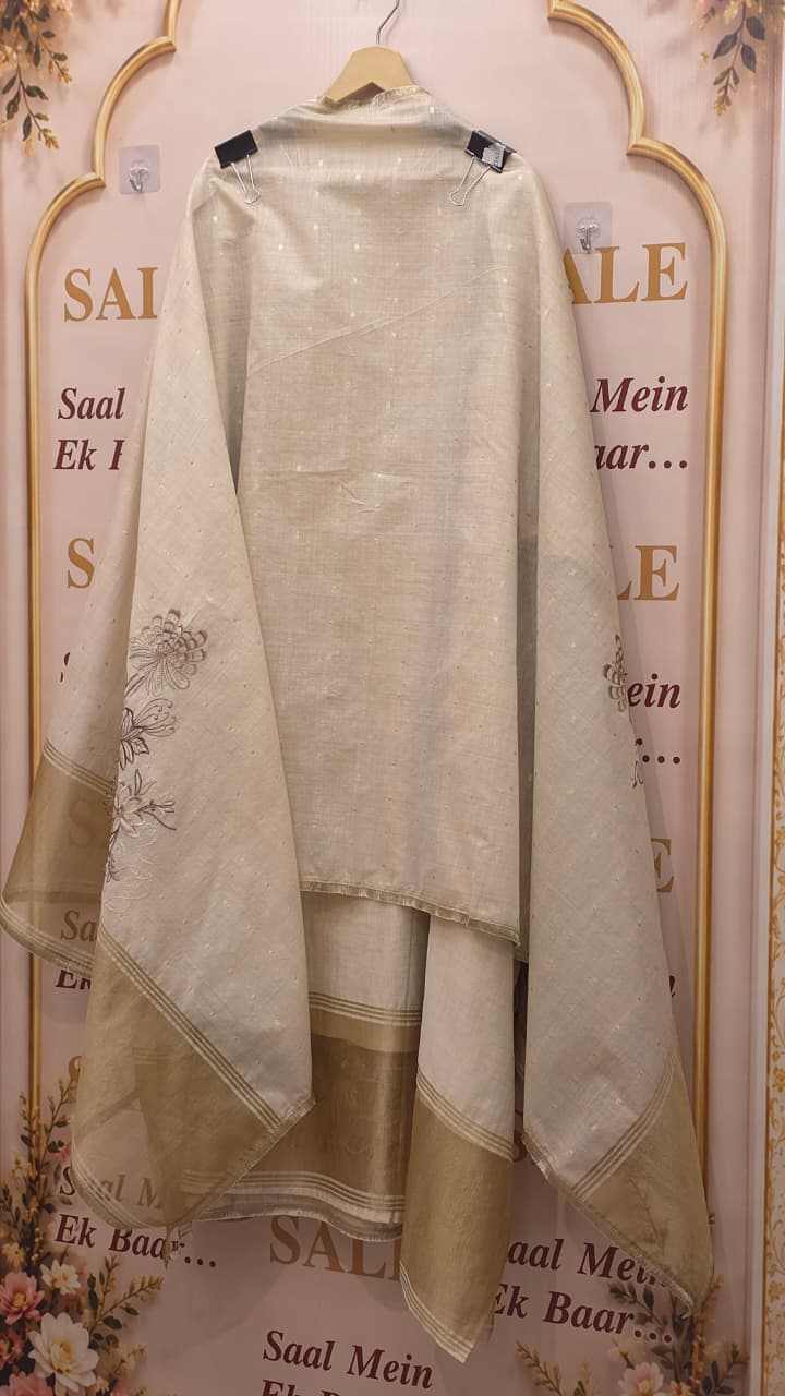 Jamdani Suit with Threadwork & Gold Weave