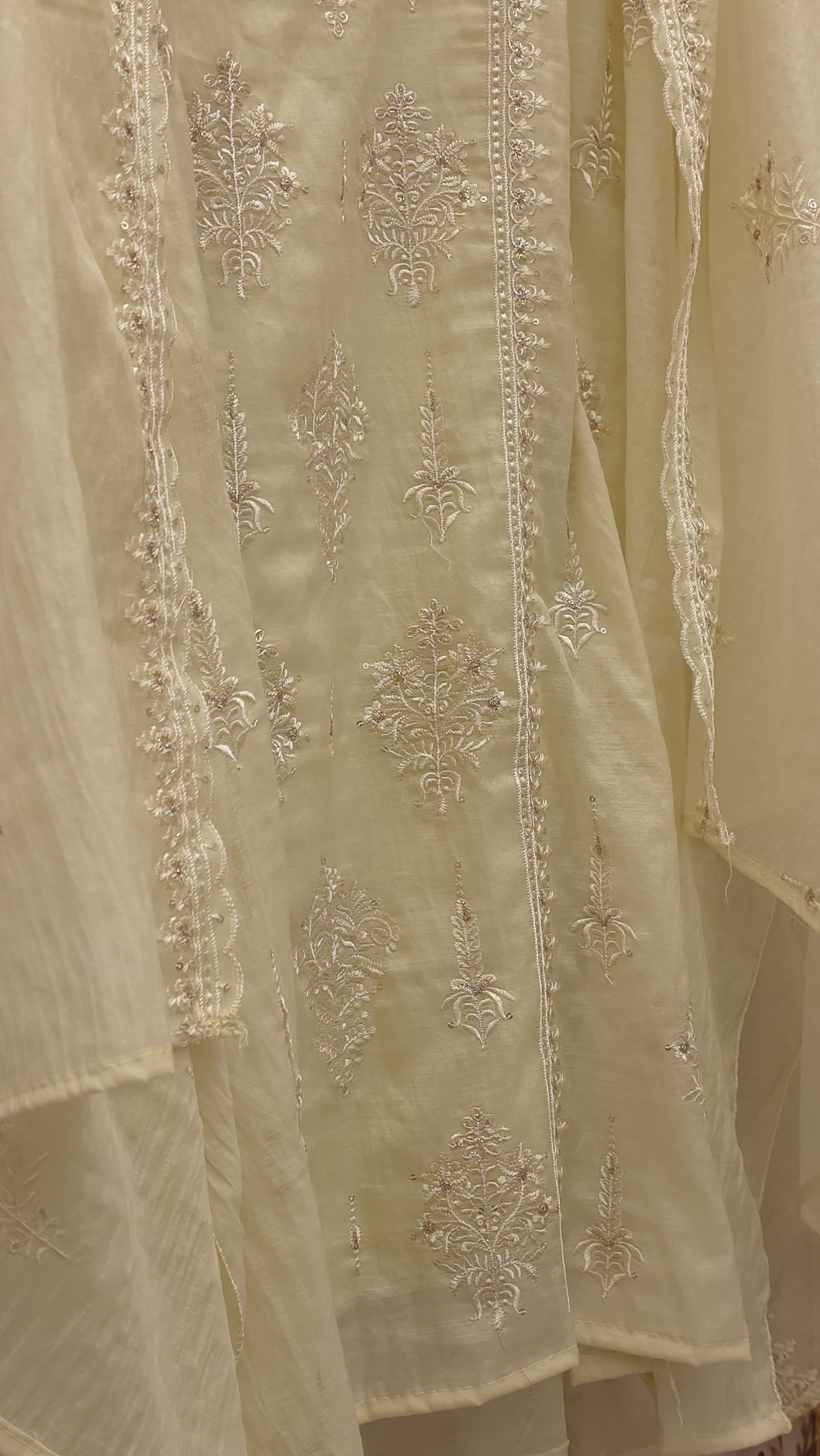 Lucknowi Embroidered Mulchanderi Suit