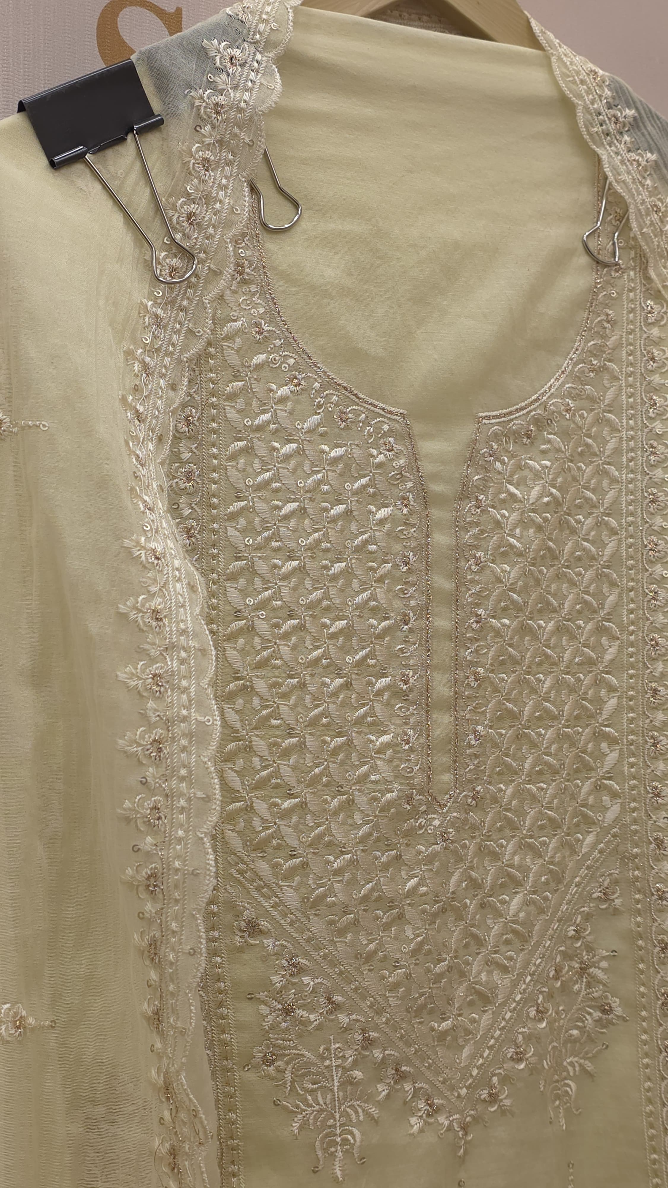 Lucknowi Embroidered Mulchanderi Suit