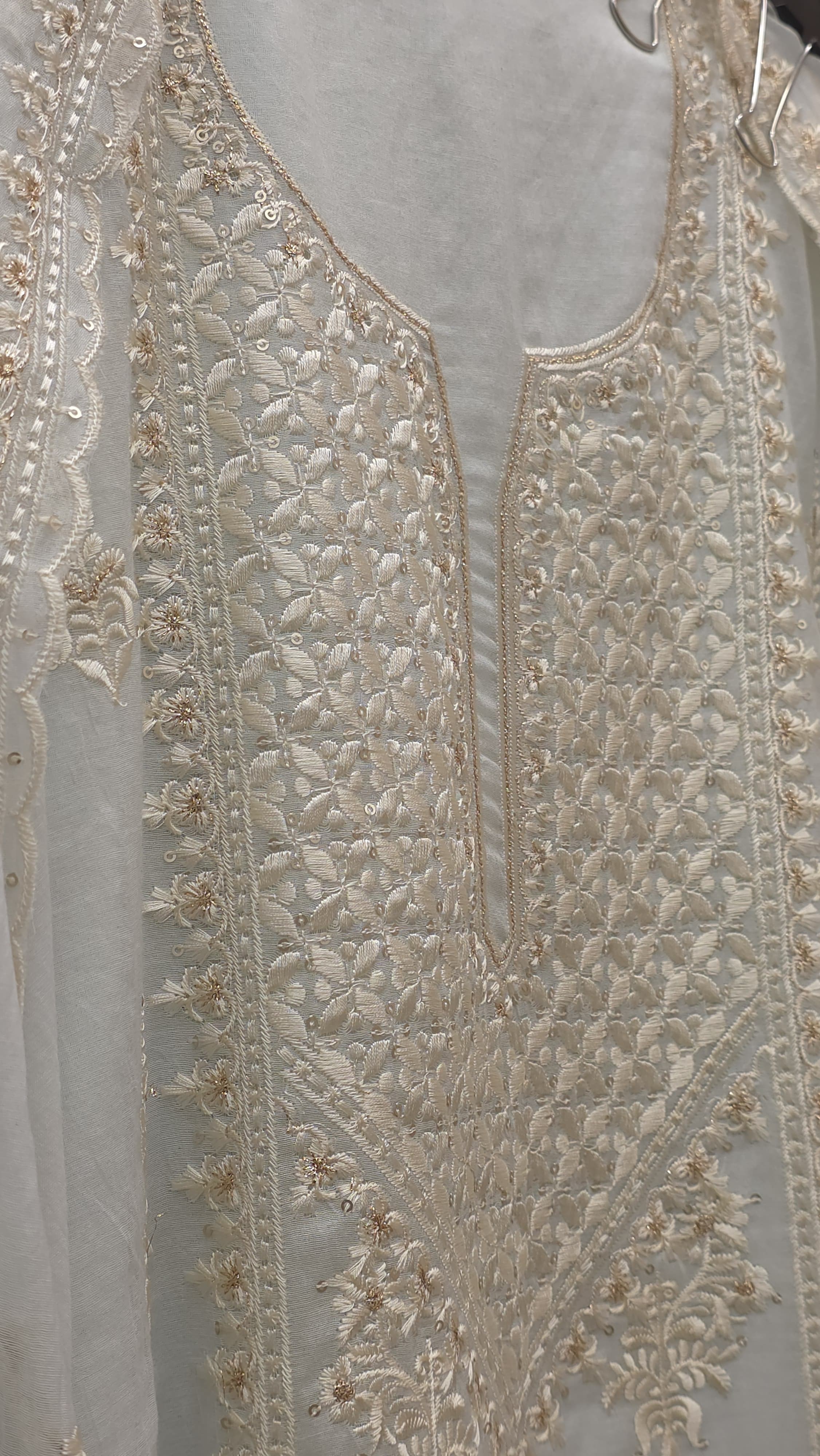 Lucknowi Embroidered Mulchanderi Suit