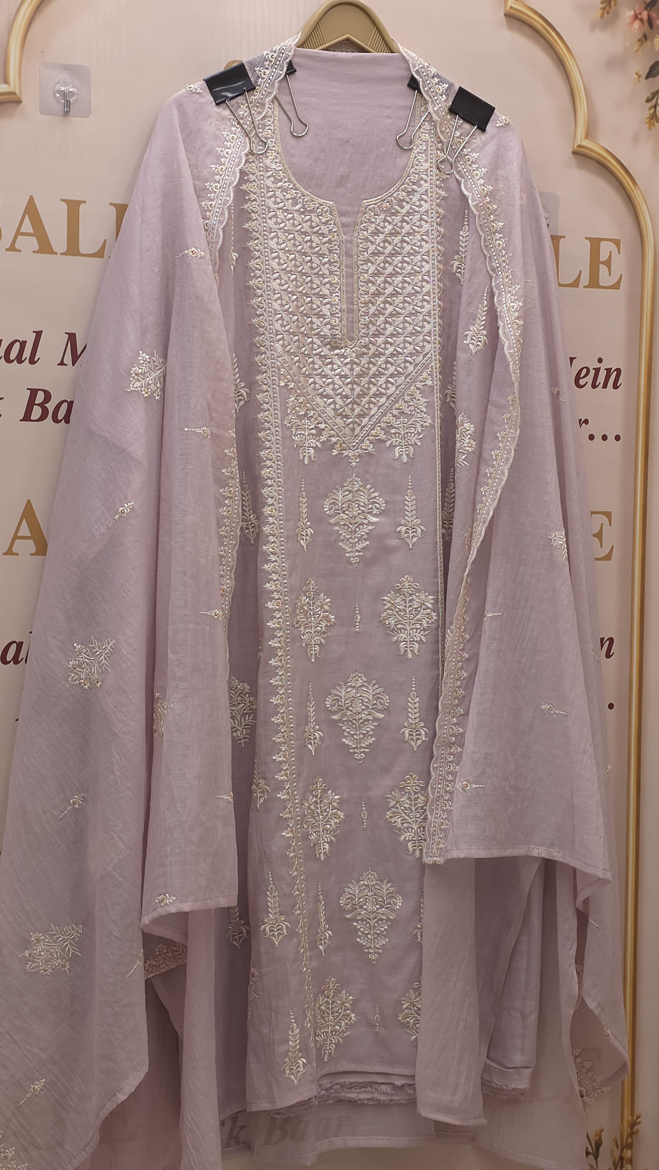 Lucknowi Embroidered Mulchanderi Suit