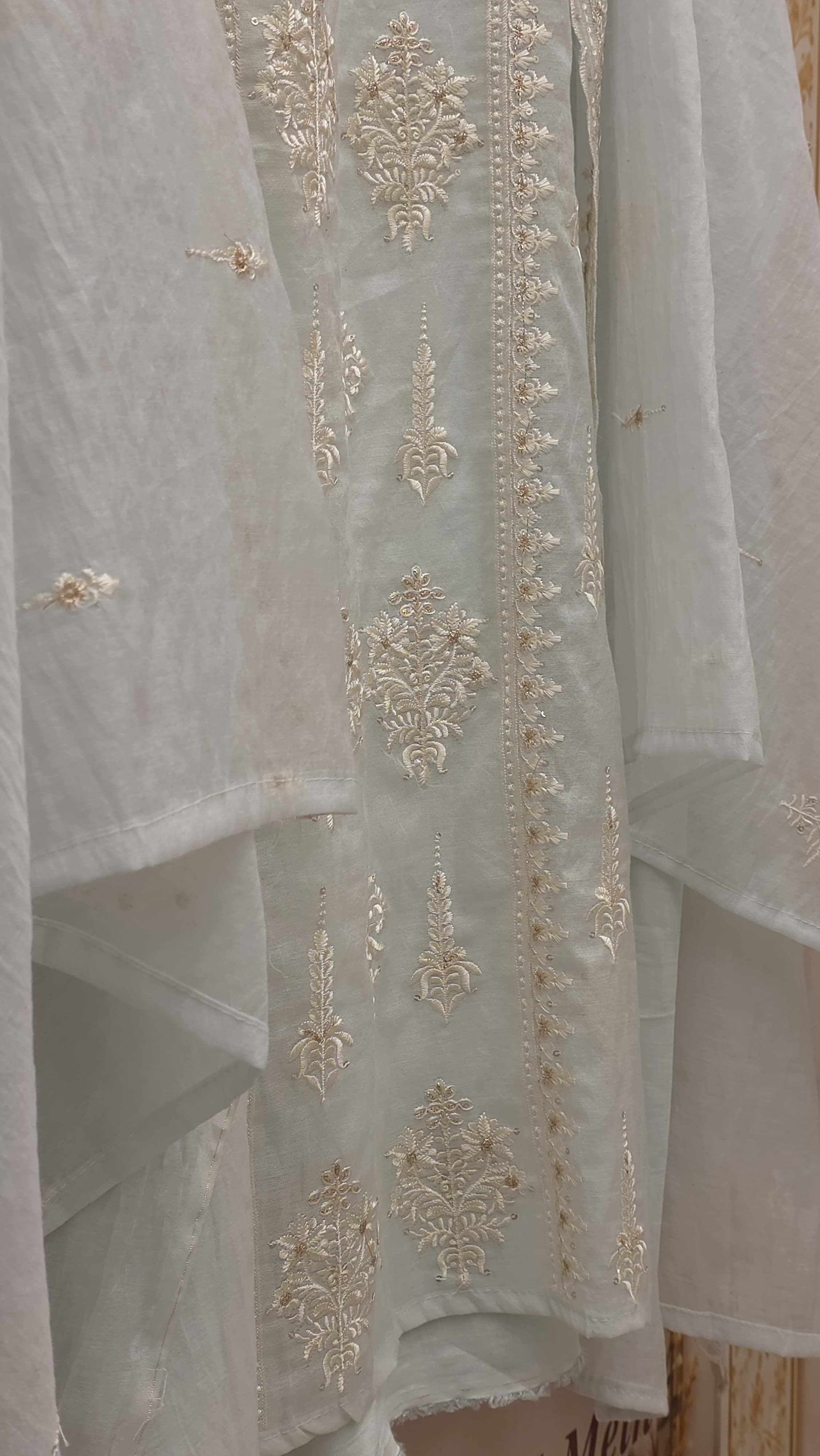 Lucknowi Embroidered Mulchanderi Suit