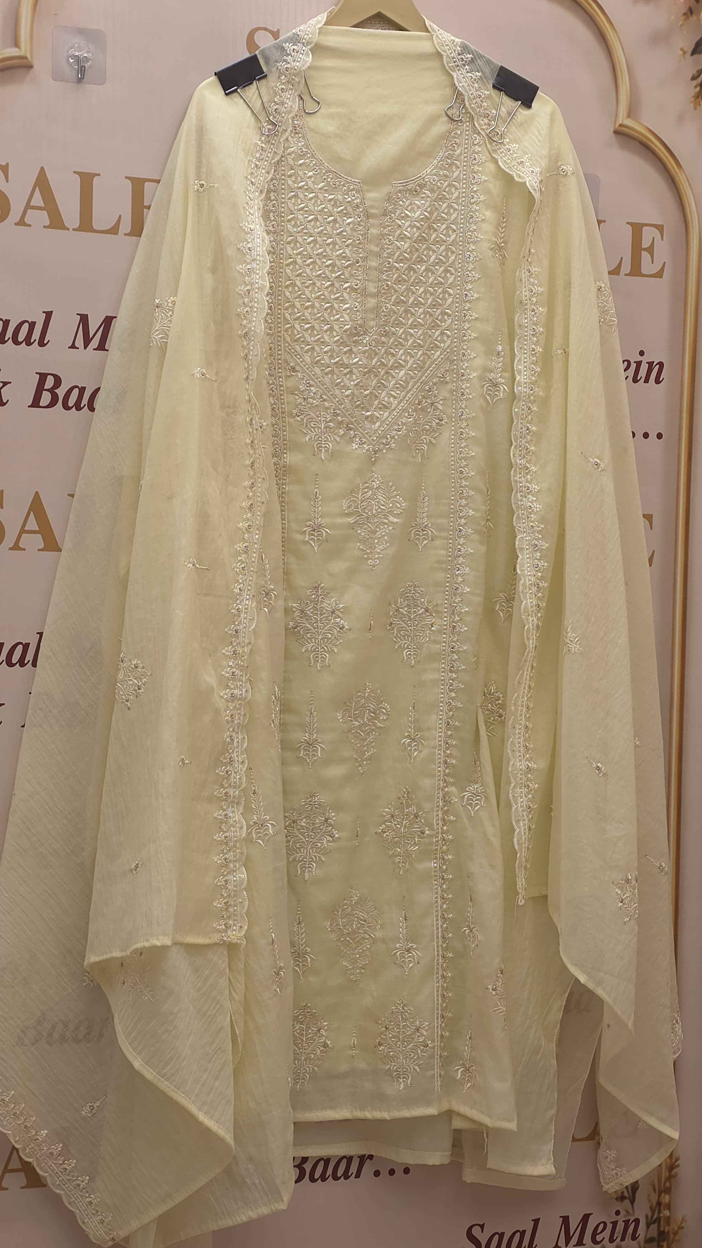 Lucknowi Embroidered Mulchanderi Suit