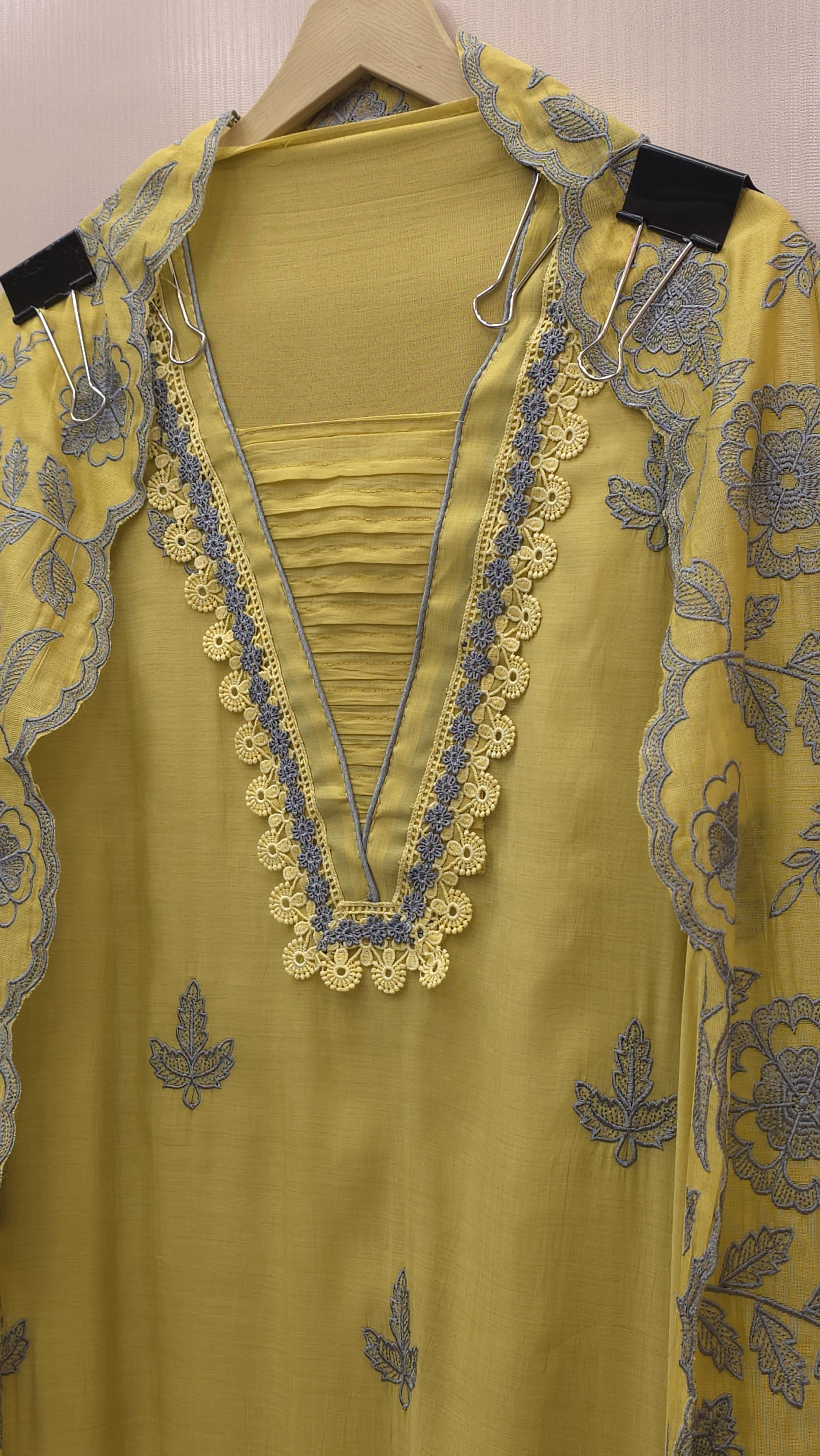Smart Casual Threadwork Mulchanderi Suit