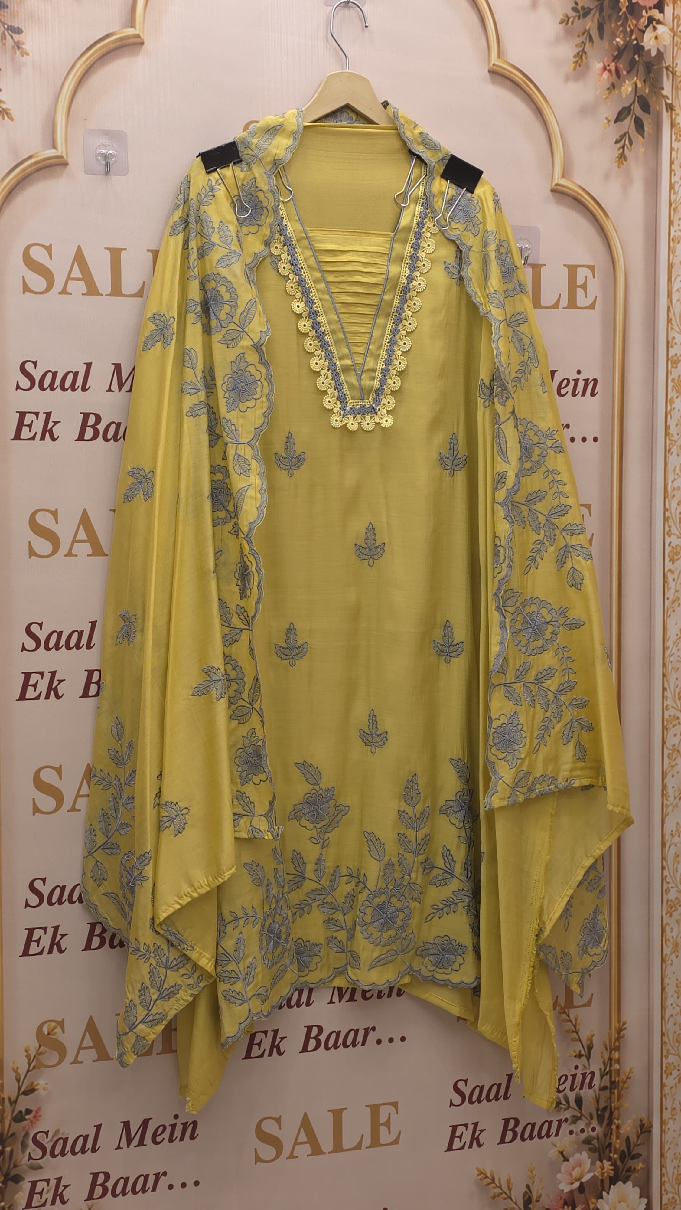 Smart Casual Threadwork Mulchanderi Suit