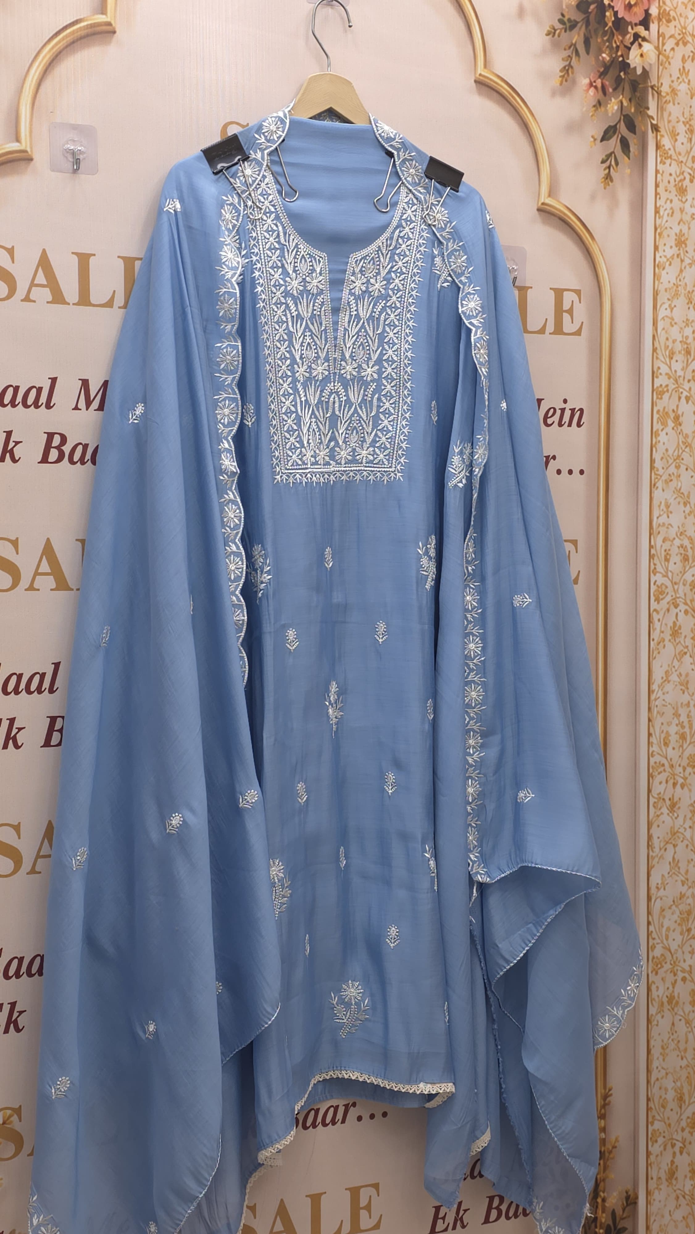 Lucknowi Embroidered Mulchanderi Suit