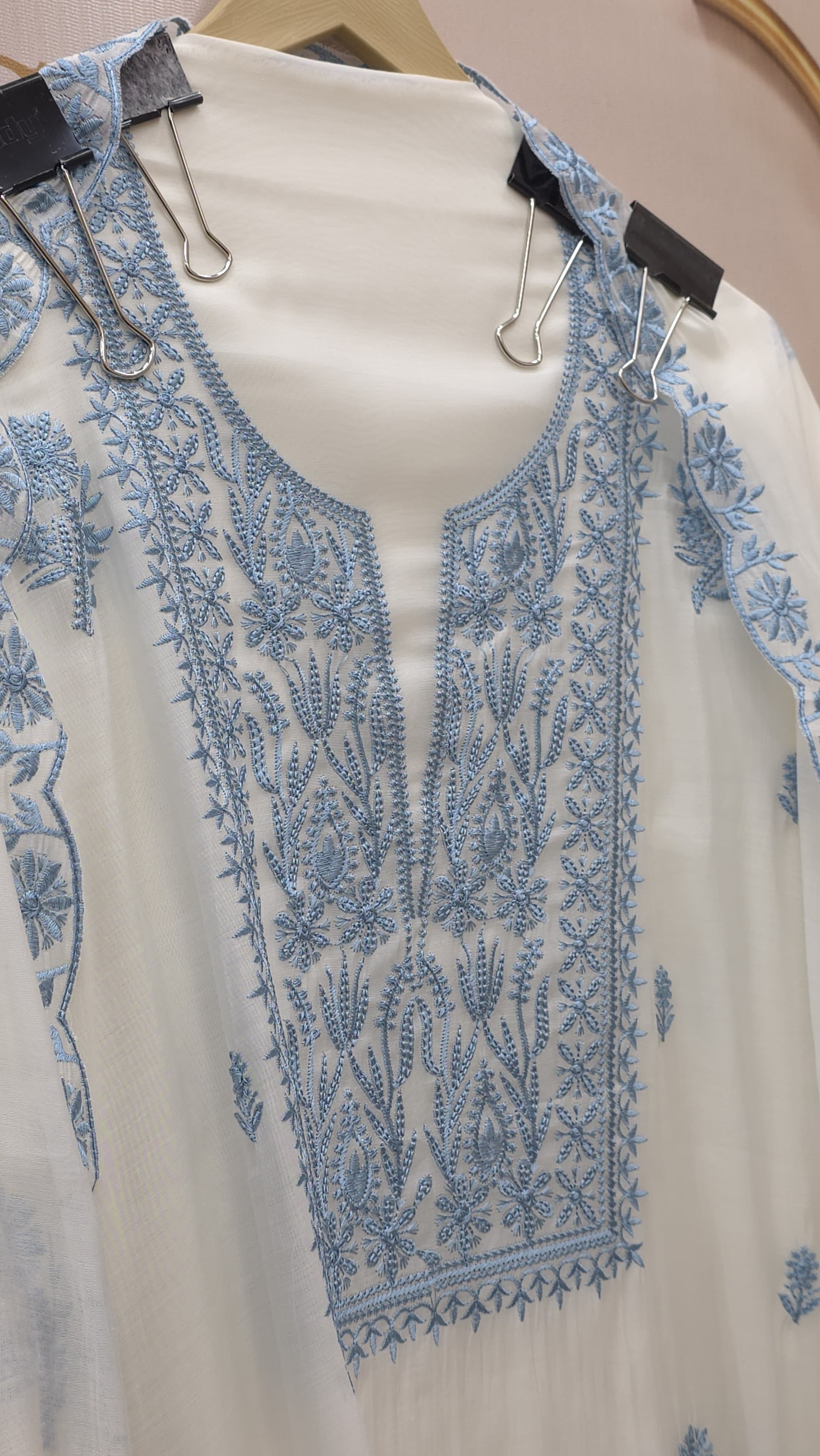 Lucknowi Embroidered Mulchanderi Suit