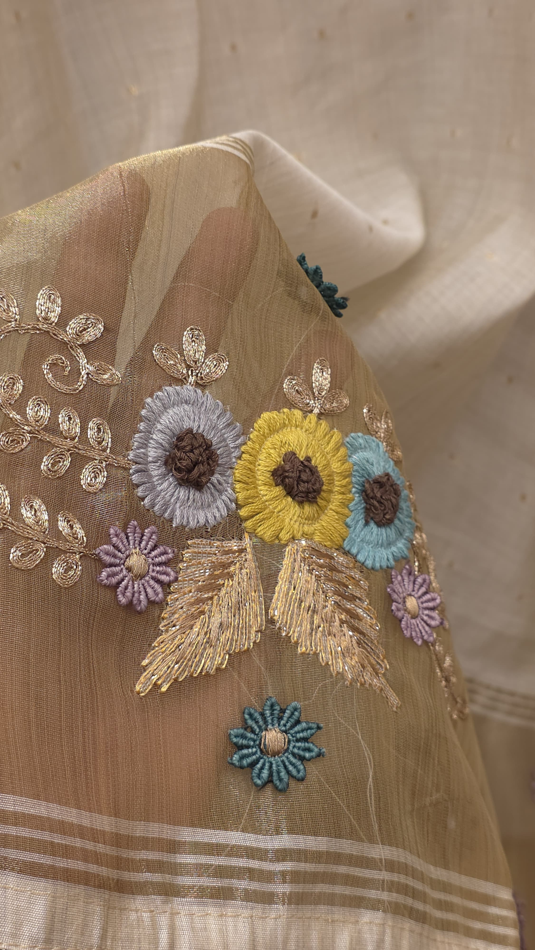 Viral Banarasi Pure Mul Suit now in Jamdani