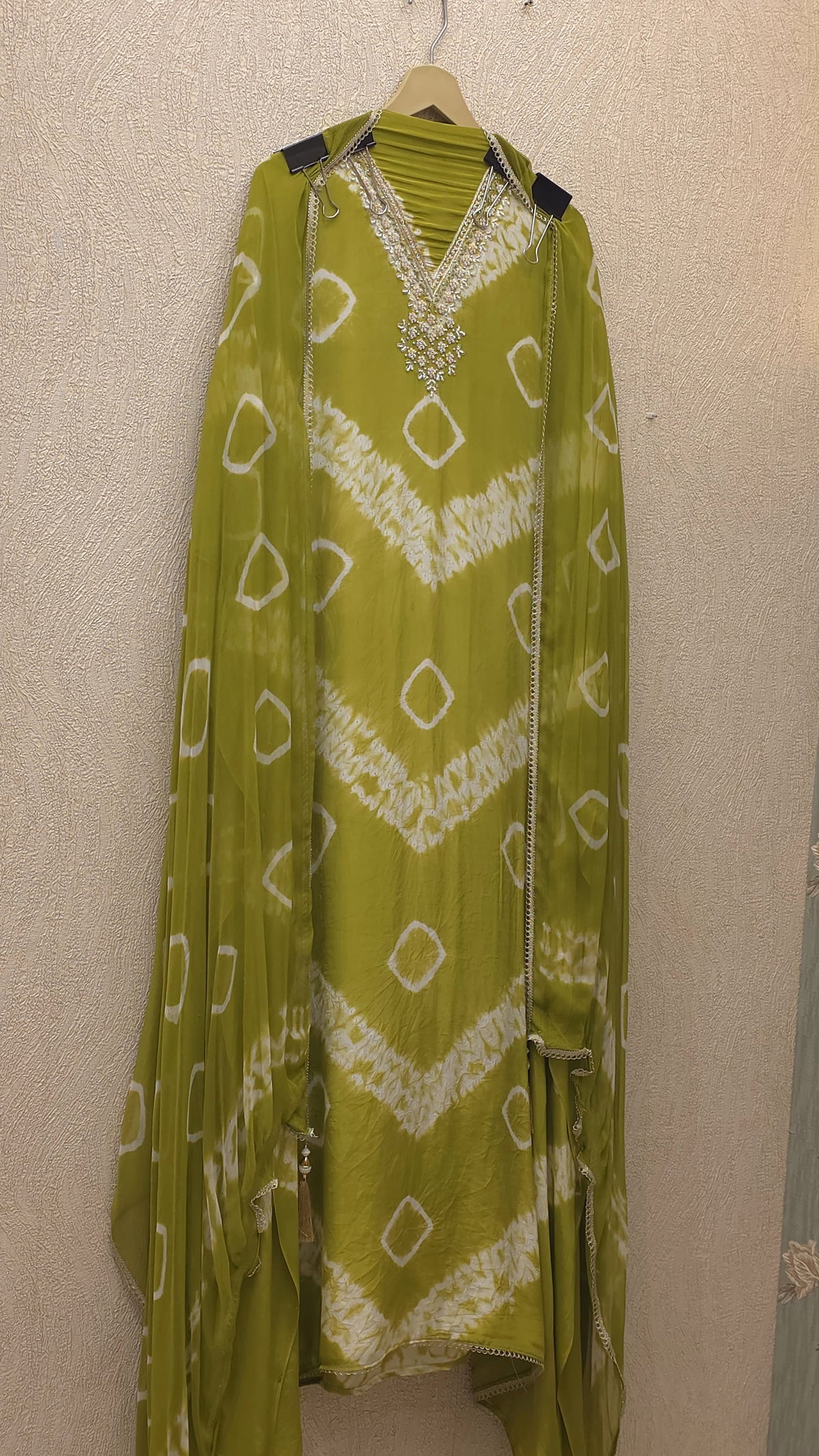 Crepe Shibori Suit With Chiffon Dupatta