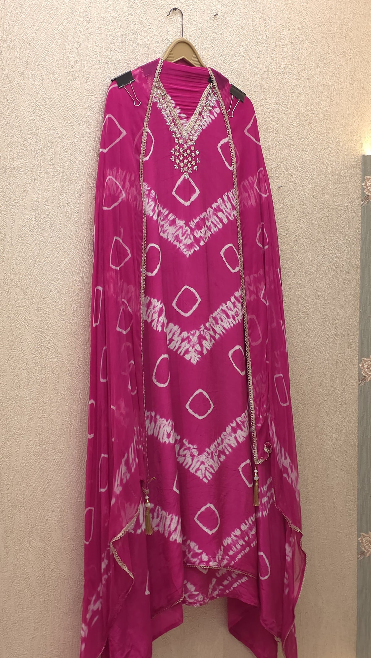 Crepe Shibori Suit With Chiffon Dupatta