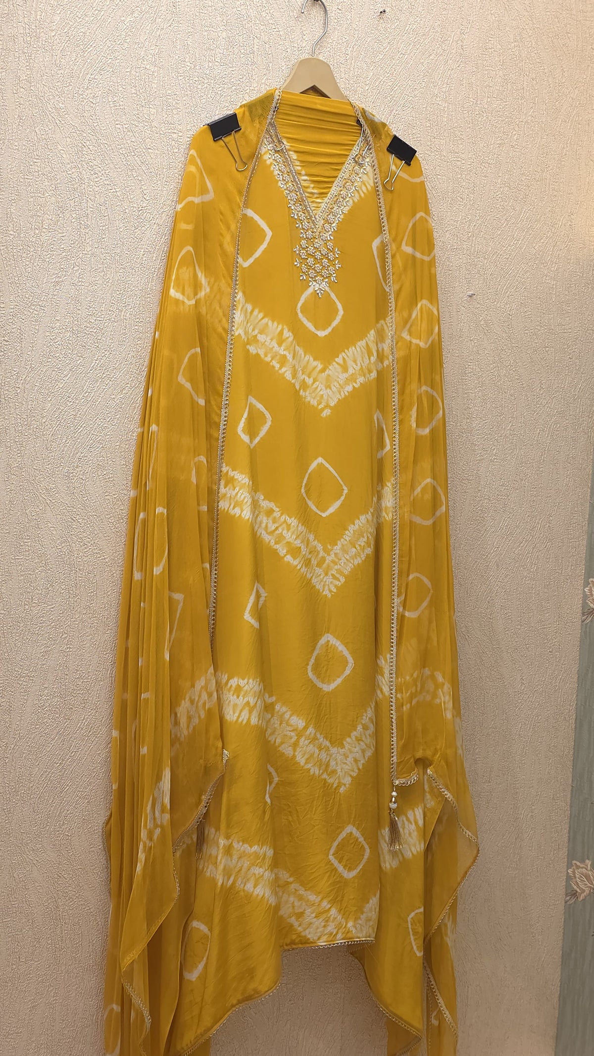 Crepe Shibori Suit With Chiffon Dupatta
