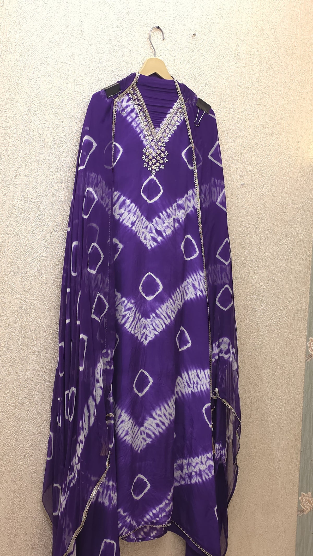Crepe Shibori Suit With Chiffon Dupatta