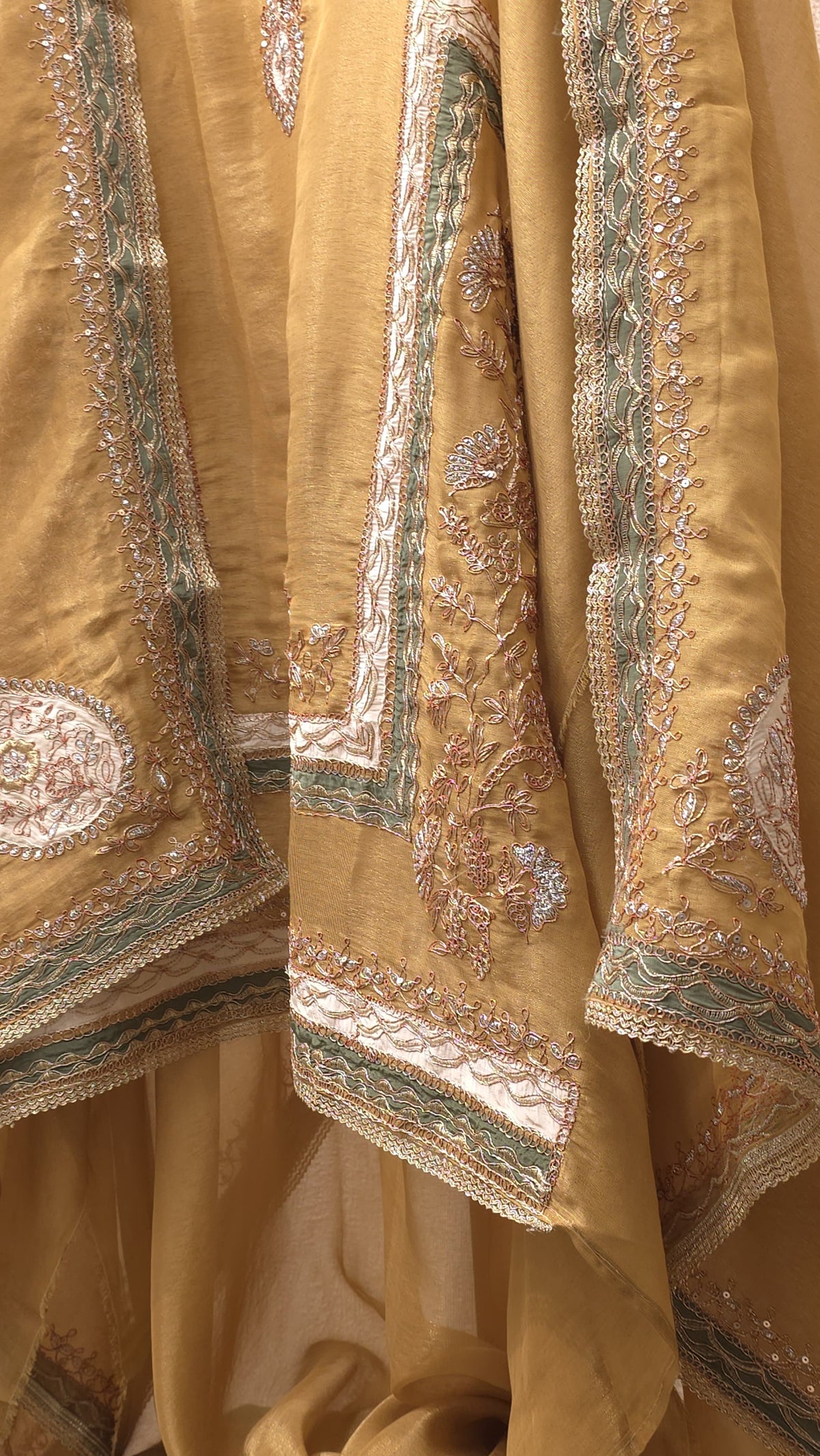 Celebrity Designer Inspired 9.0 (Nidhe Tholia)