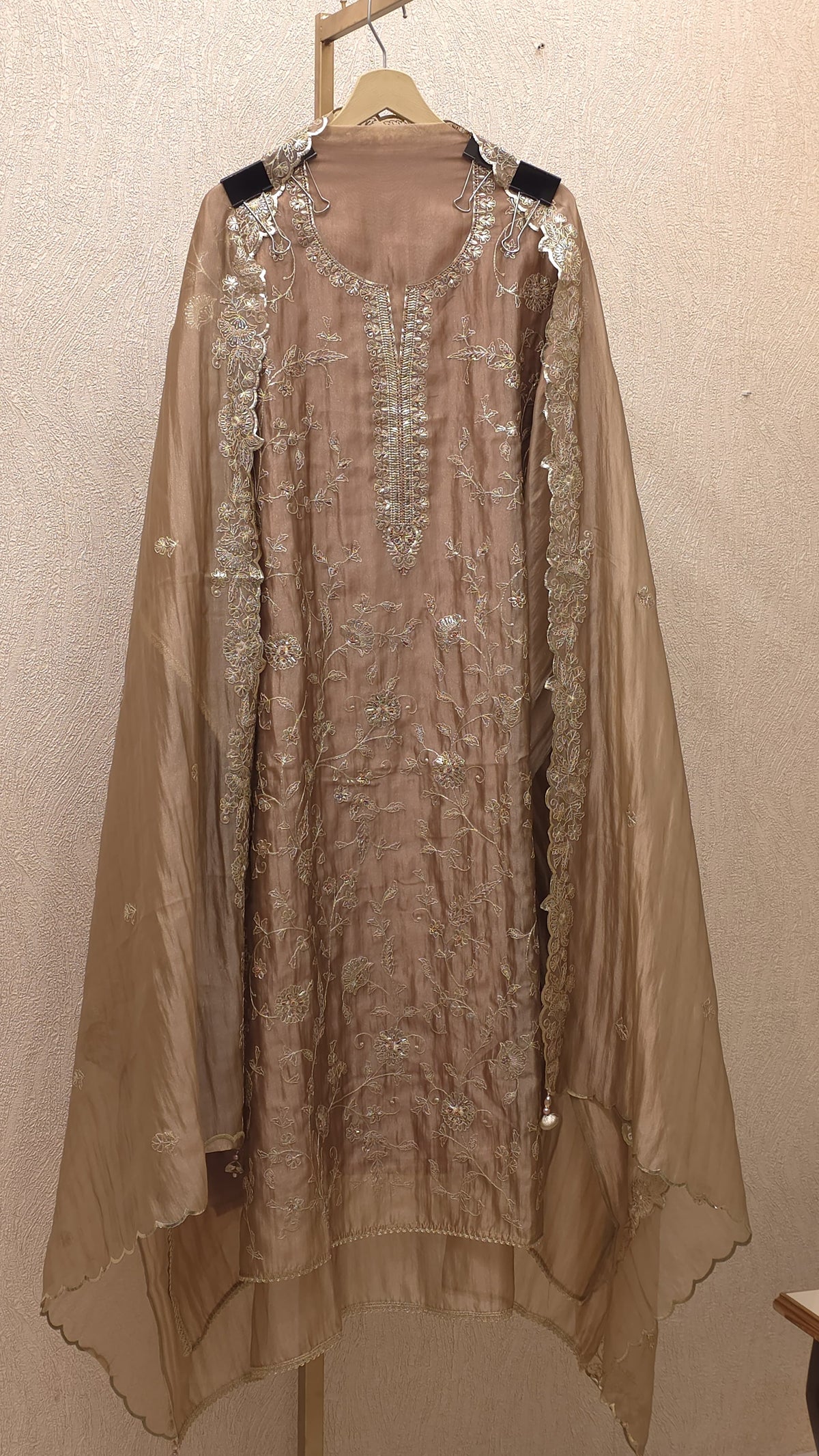 luxurious Pure Tissue Matte Gold Pitta Suit