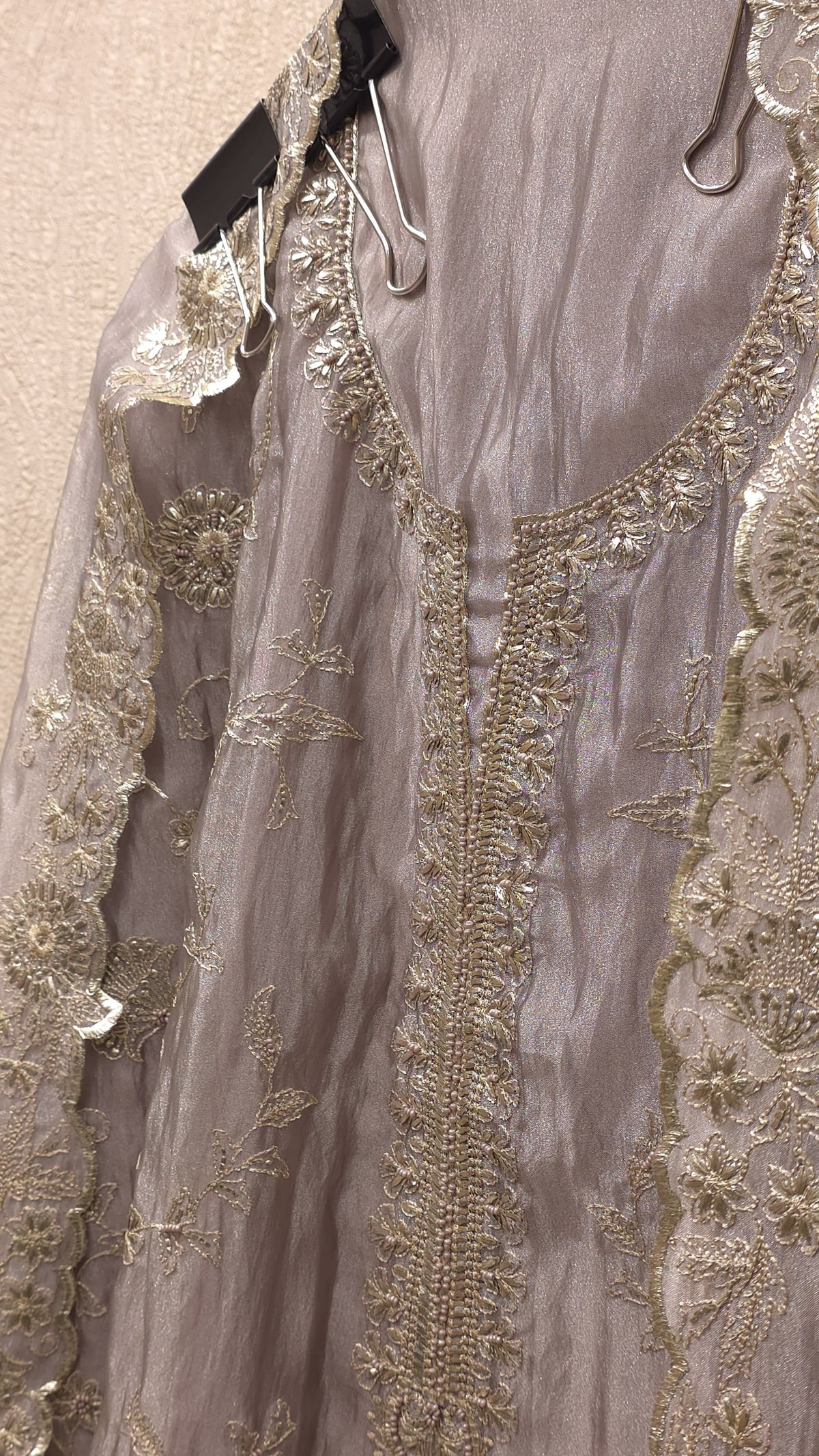 luxurious Pure Tissue Matte Gold Pitta Suit