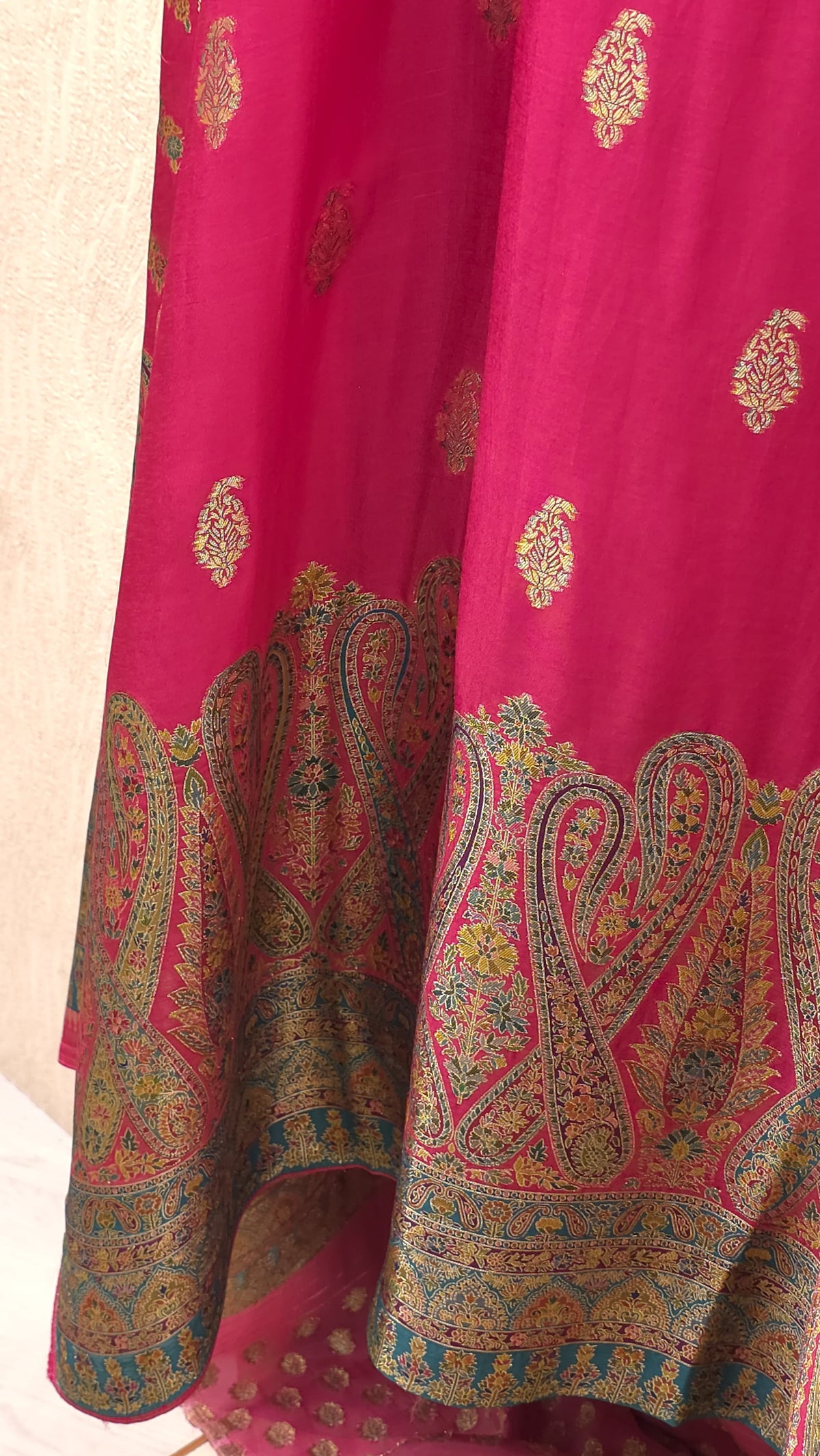 Silk Jacquard Weave suits with Position Printing 10.O
