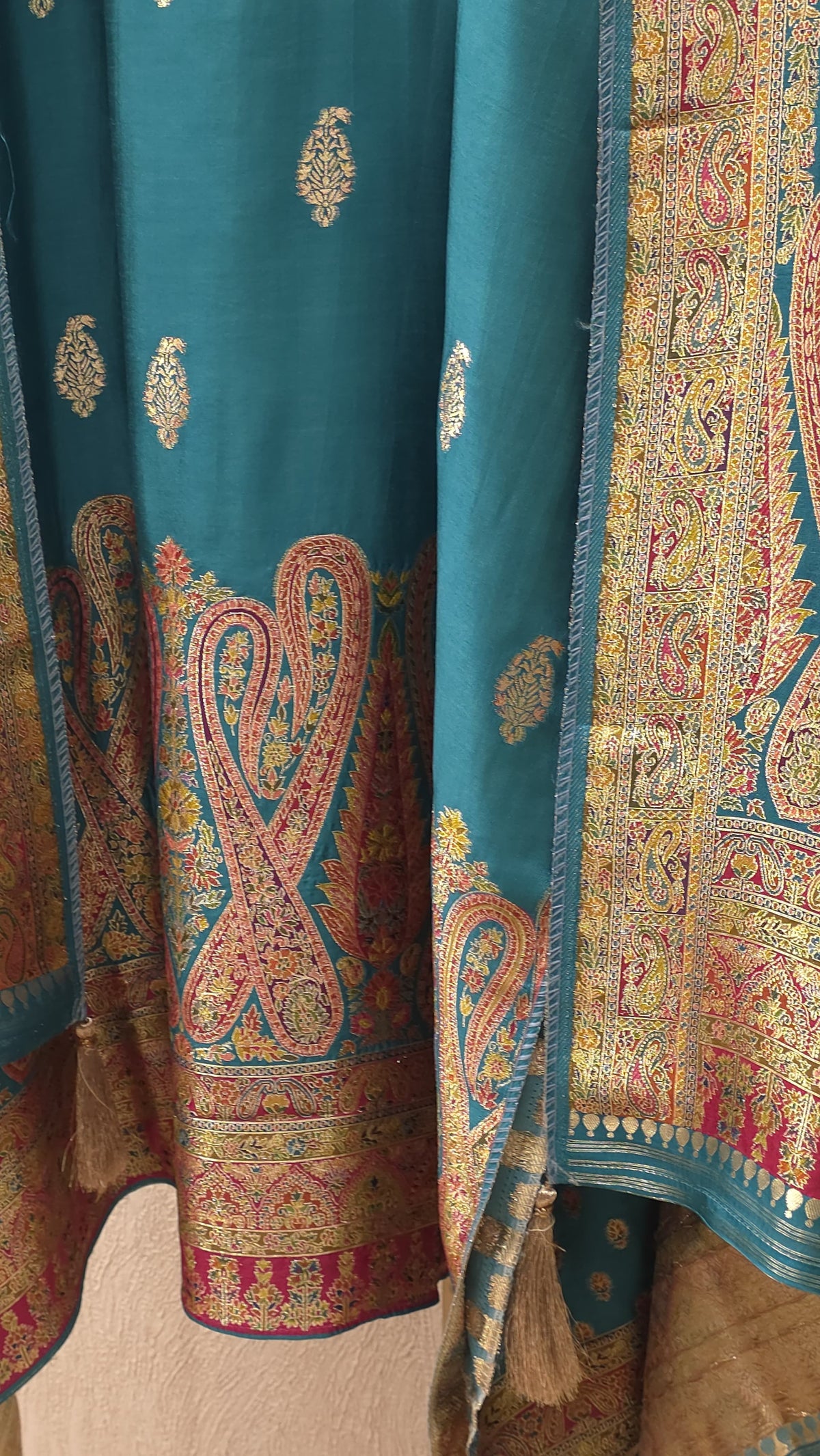 Silk Jacquard Weave suits with Position Printing 10.O