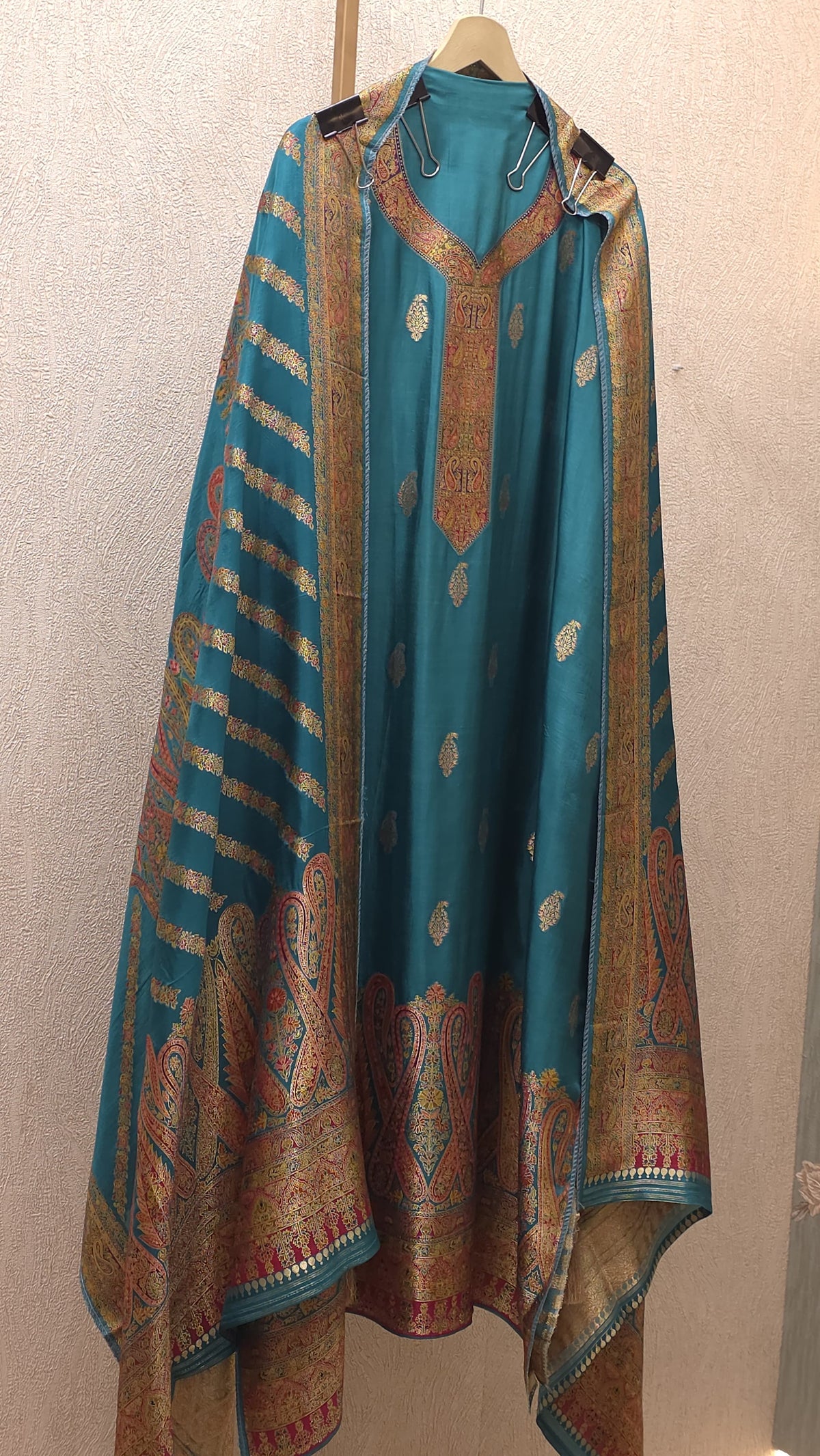 Silk Jacquard Weave suits with Position Printing 10.O