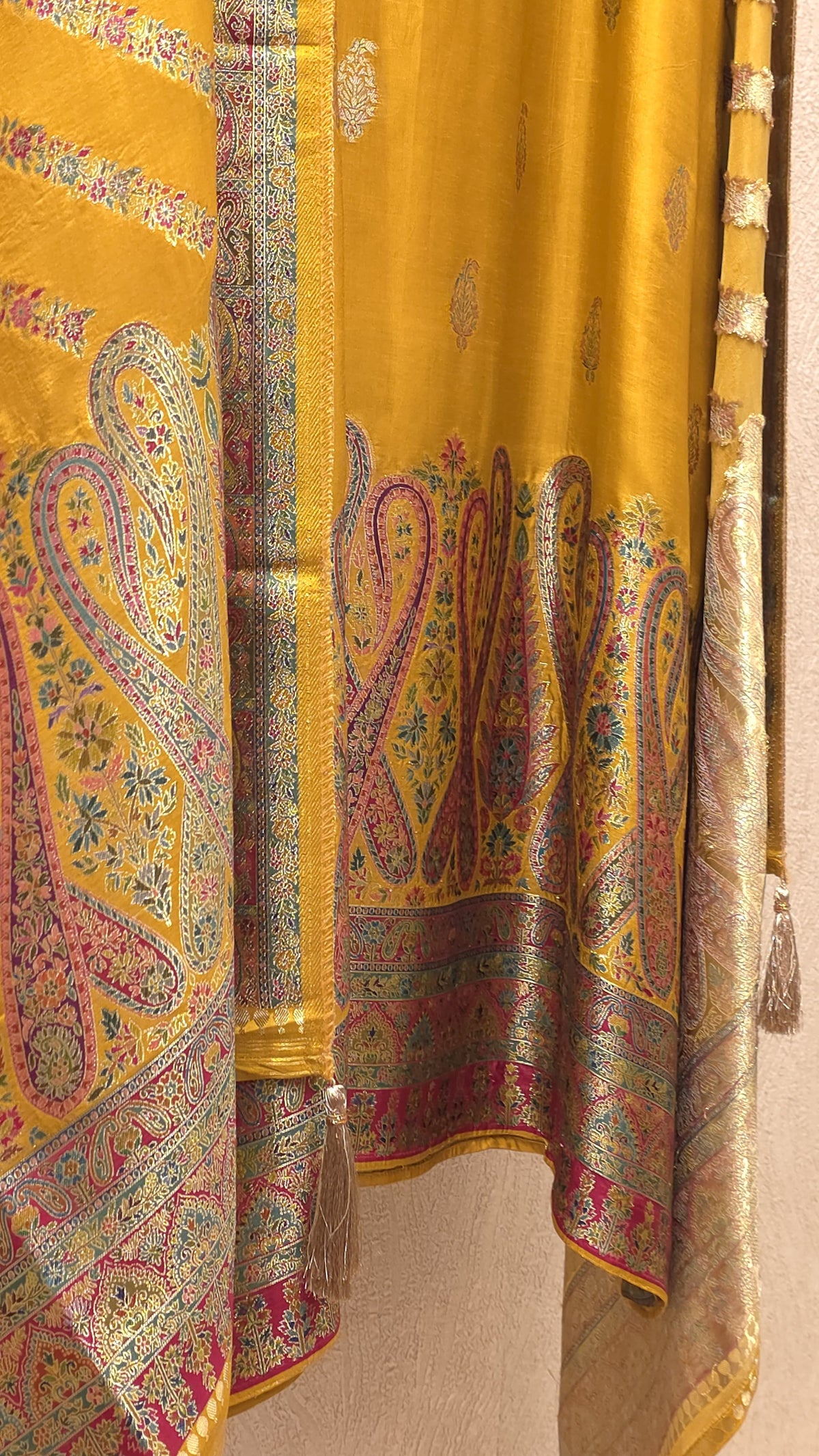 Silk Jacquard Weave suits with Position Printing 10.O
